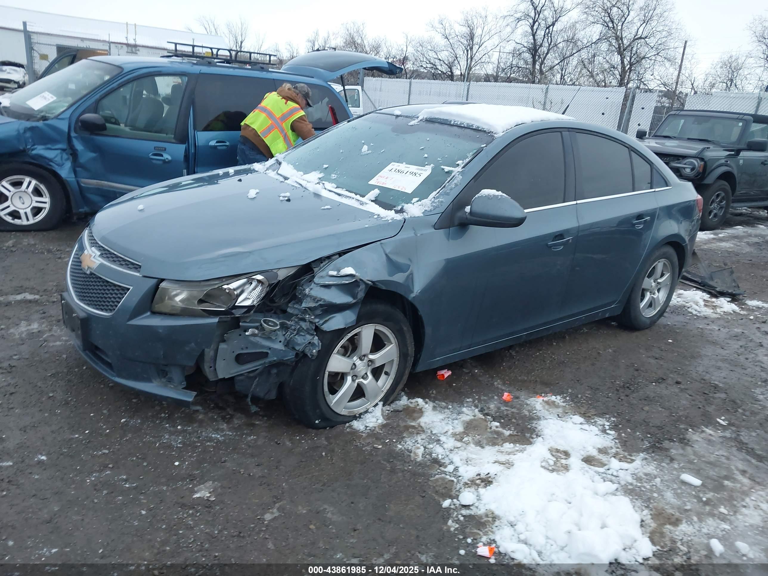 CHEVROLET CRUZE image 2