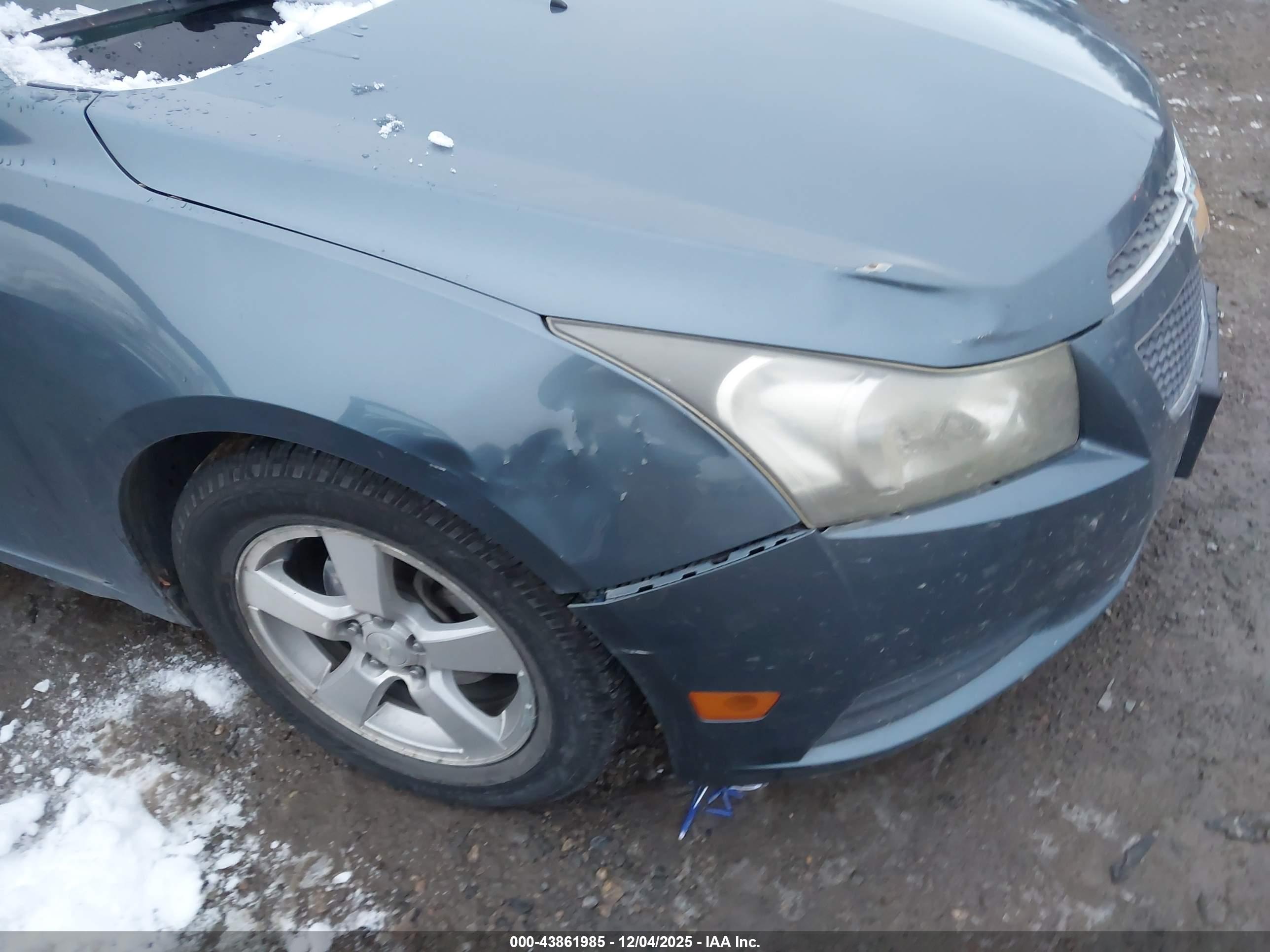 CHEVROLET CRUZE image 6
