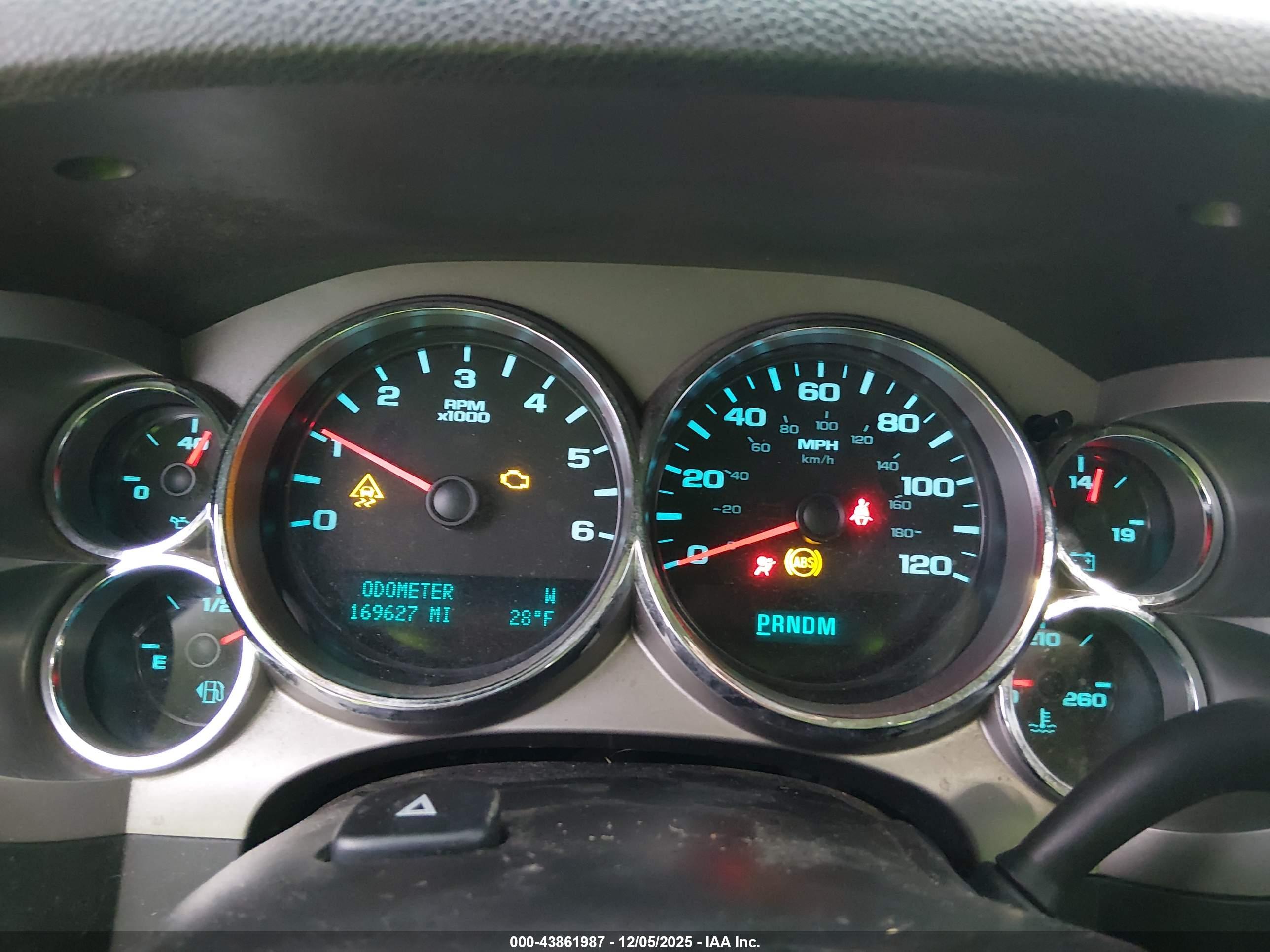CHEVROLET SILVERADO image 7