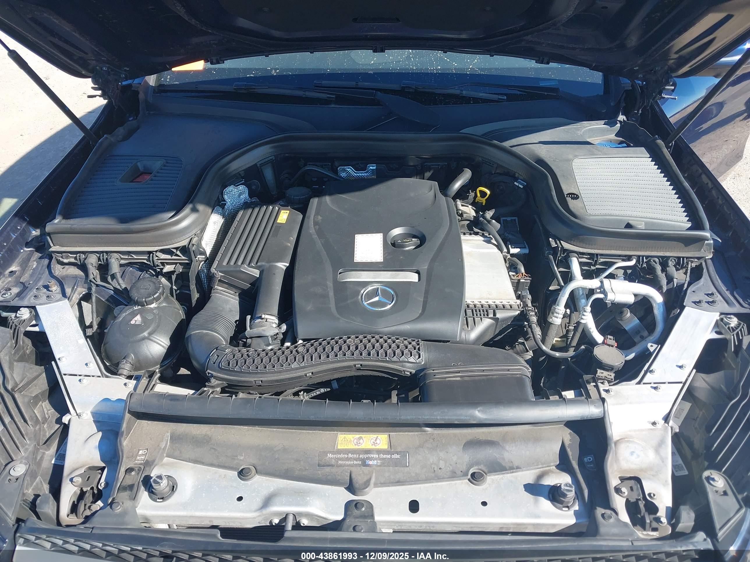 MERCEDES-BENZ GLC image 10