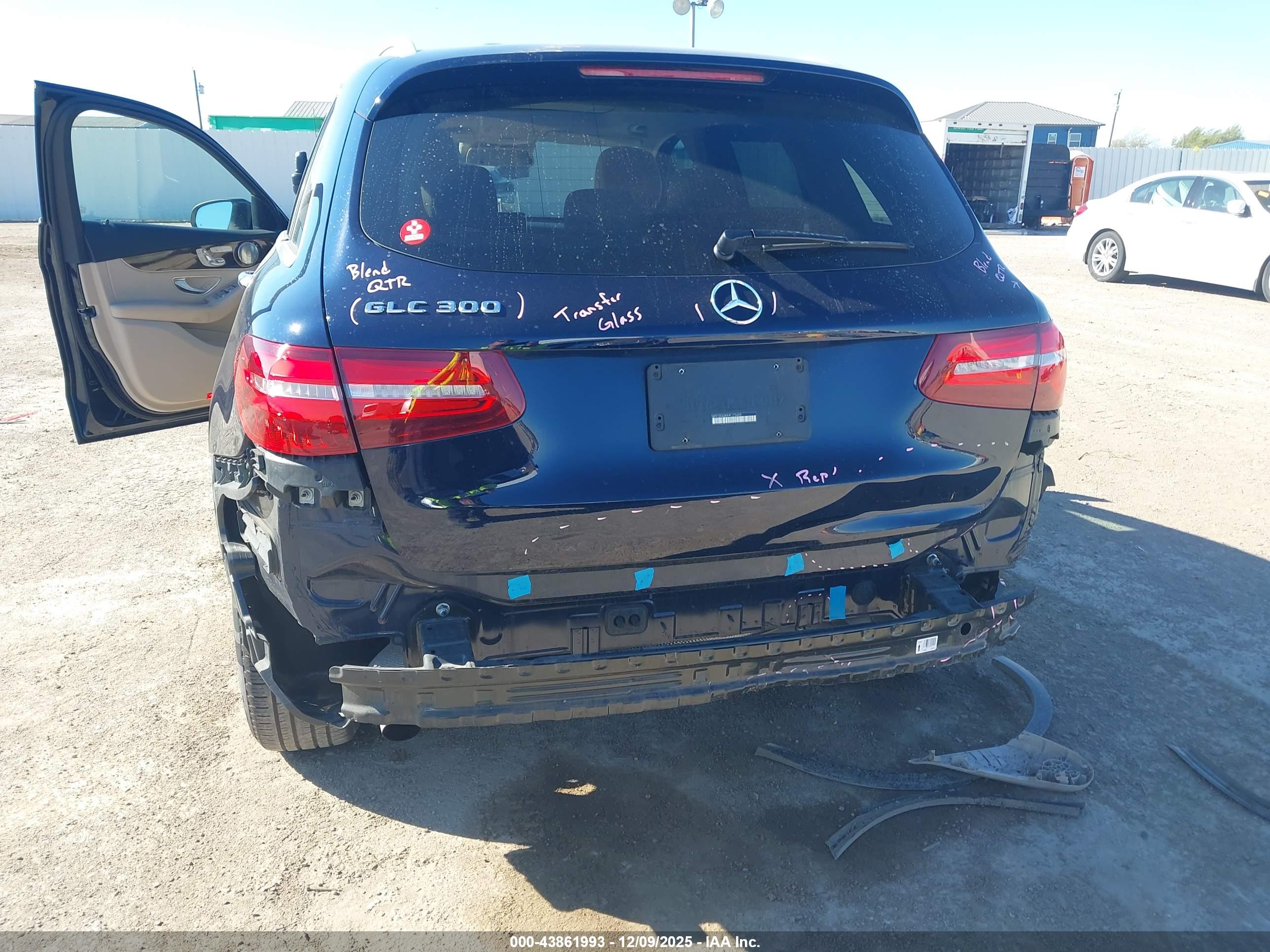 MERCEDES-BENZ GLC image 6