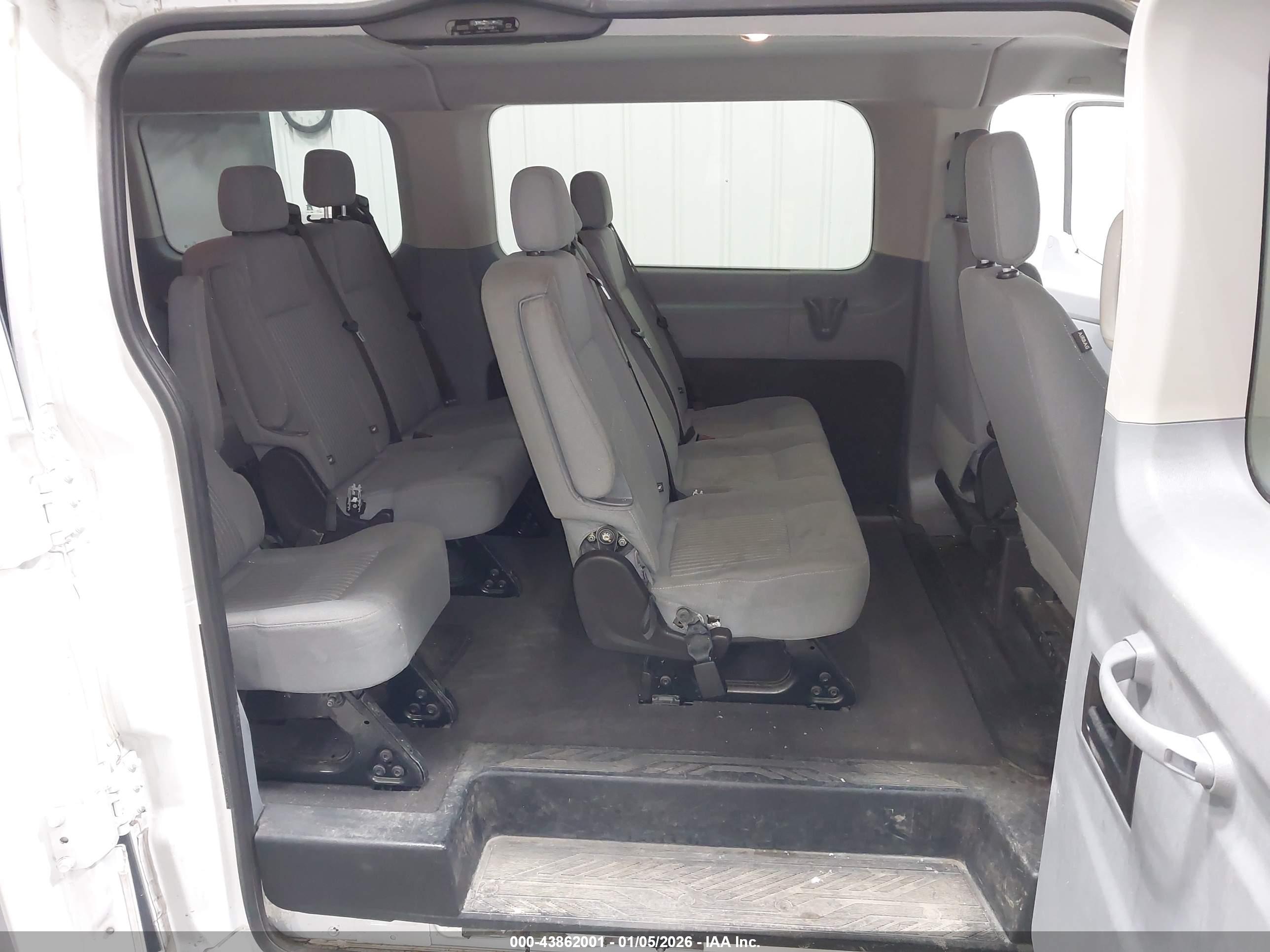 FORD TRANSIT-350 image 8