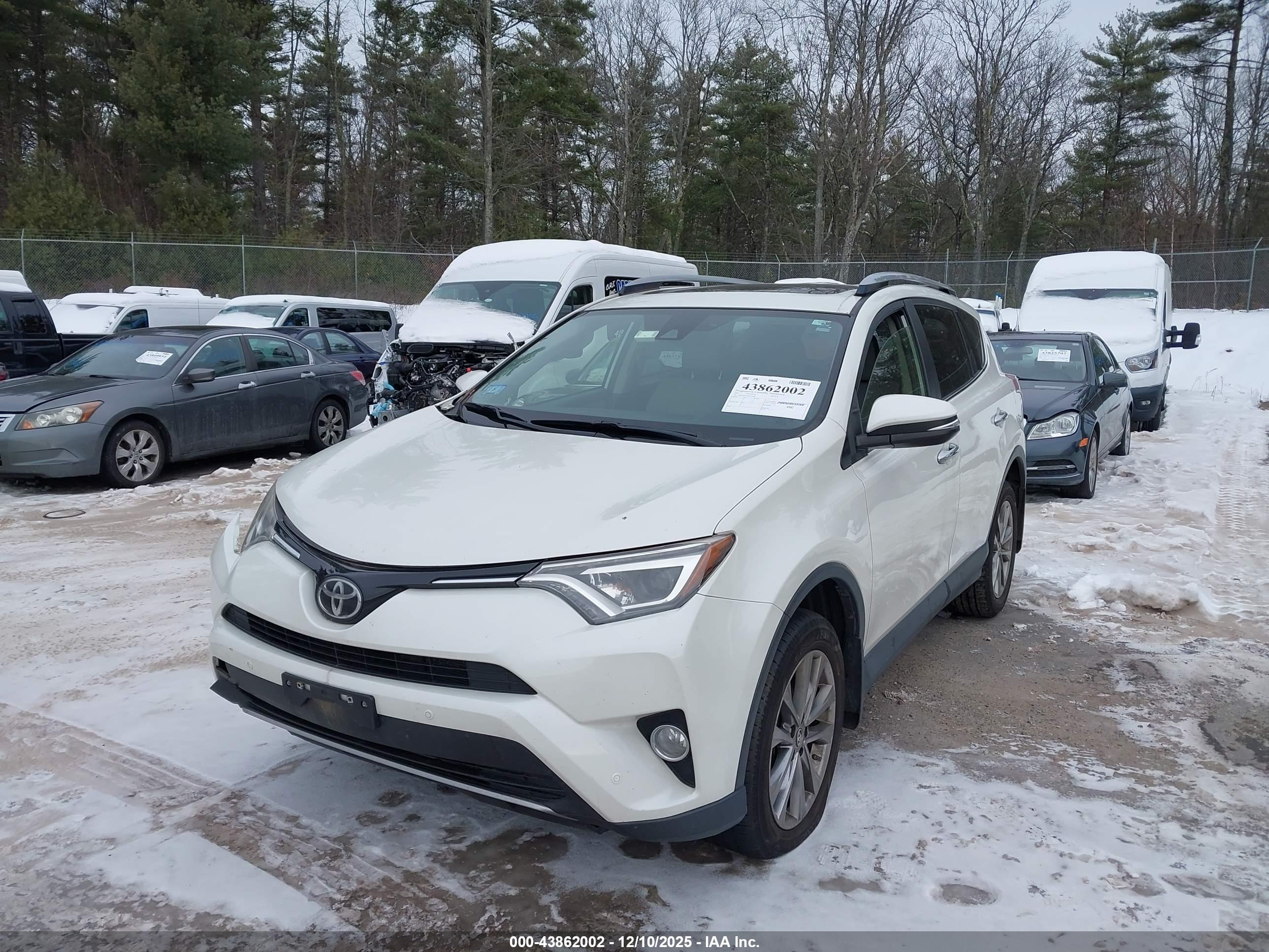 TOYOTA RAV4 image 2