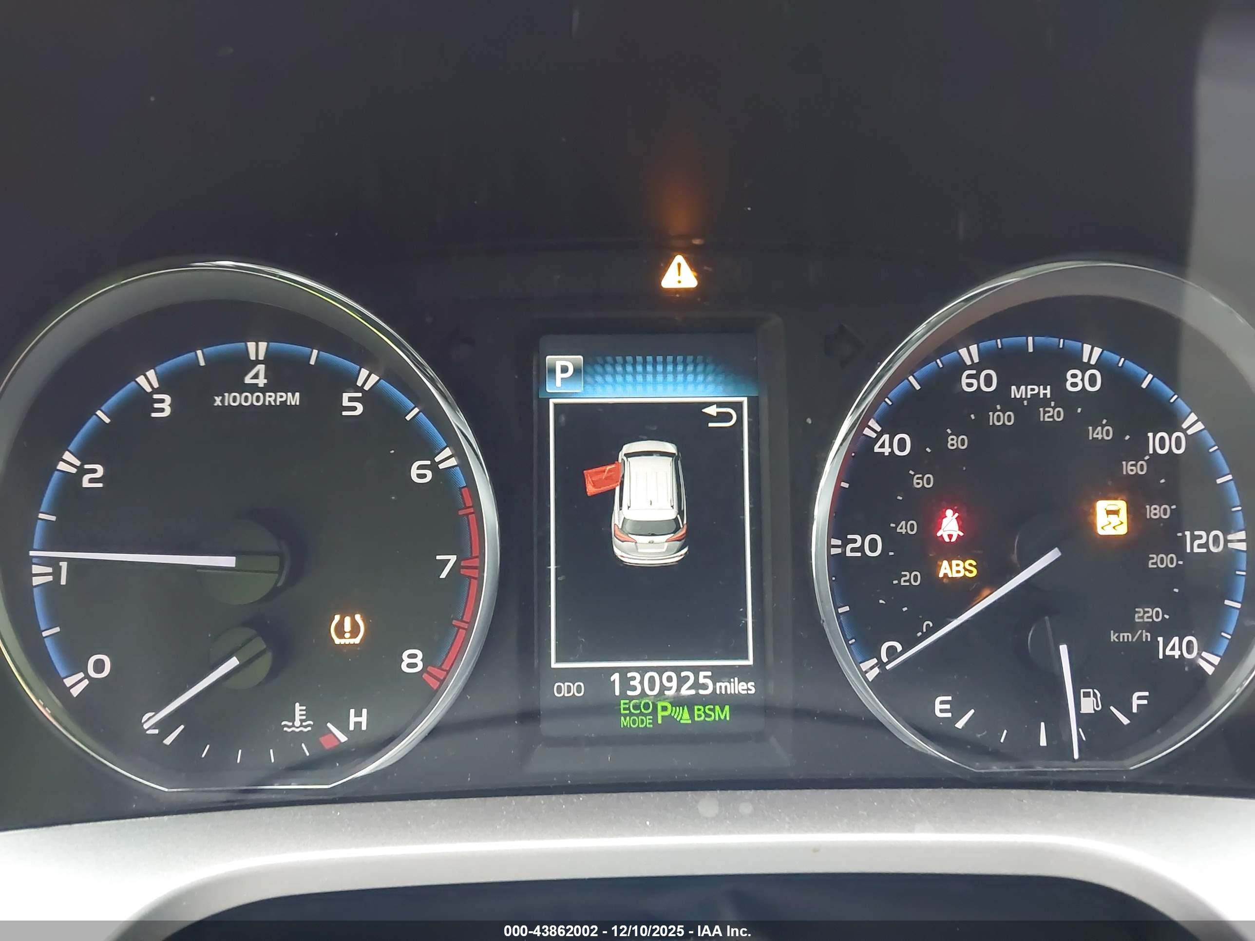 TOYOTA RAV4 image 7