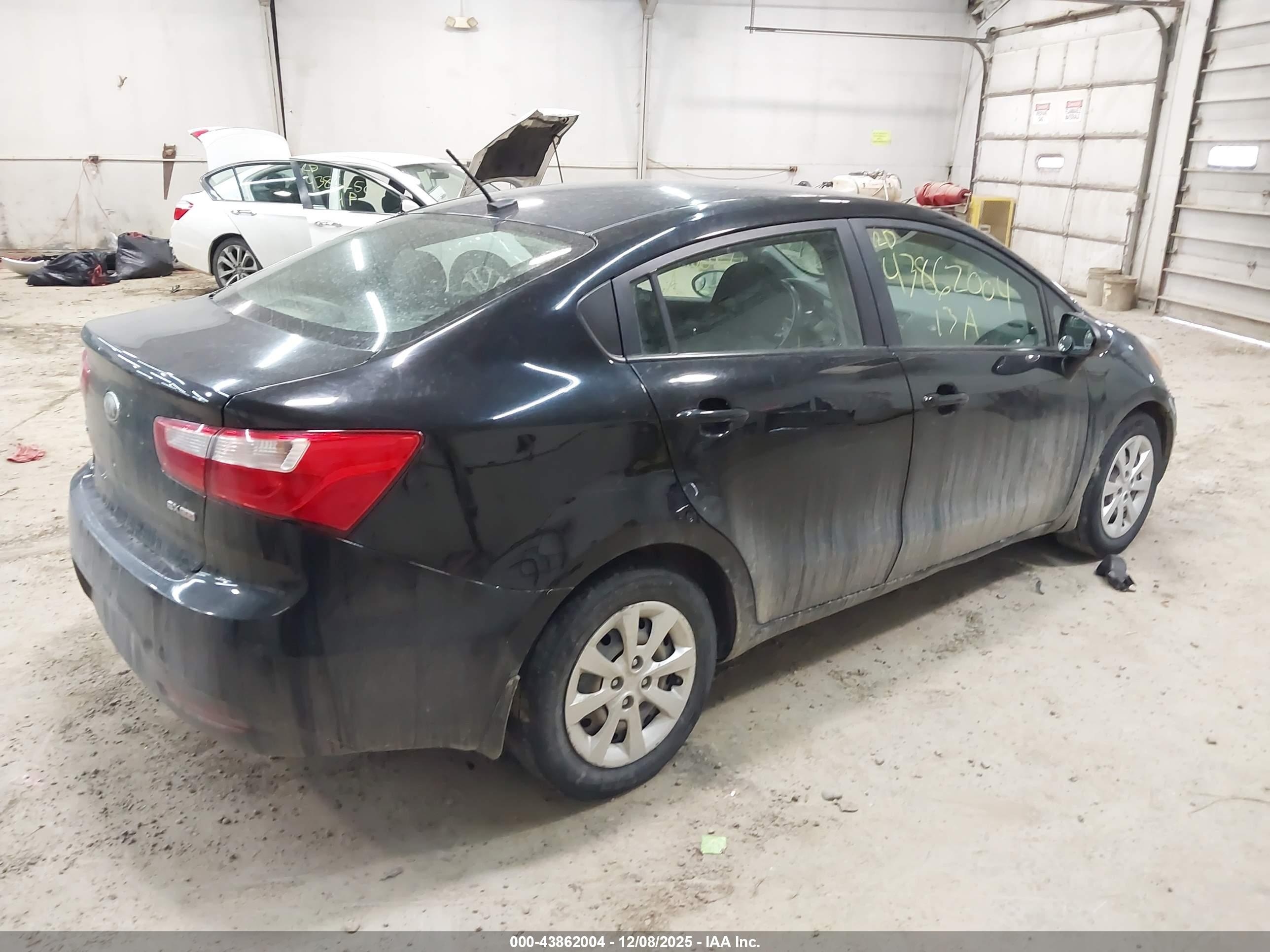 KIA RIO image 4