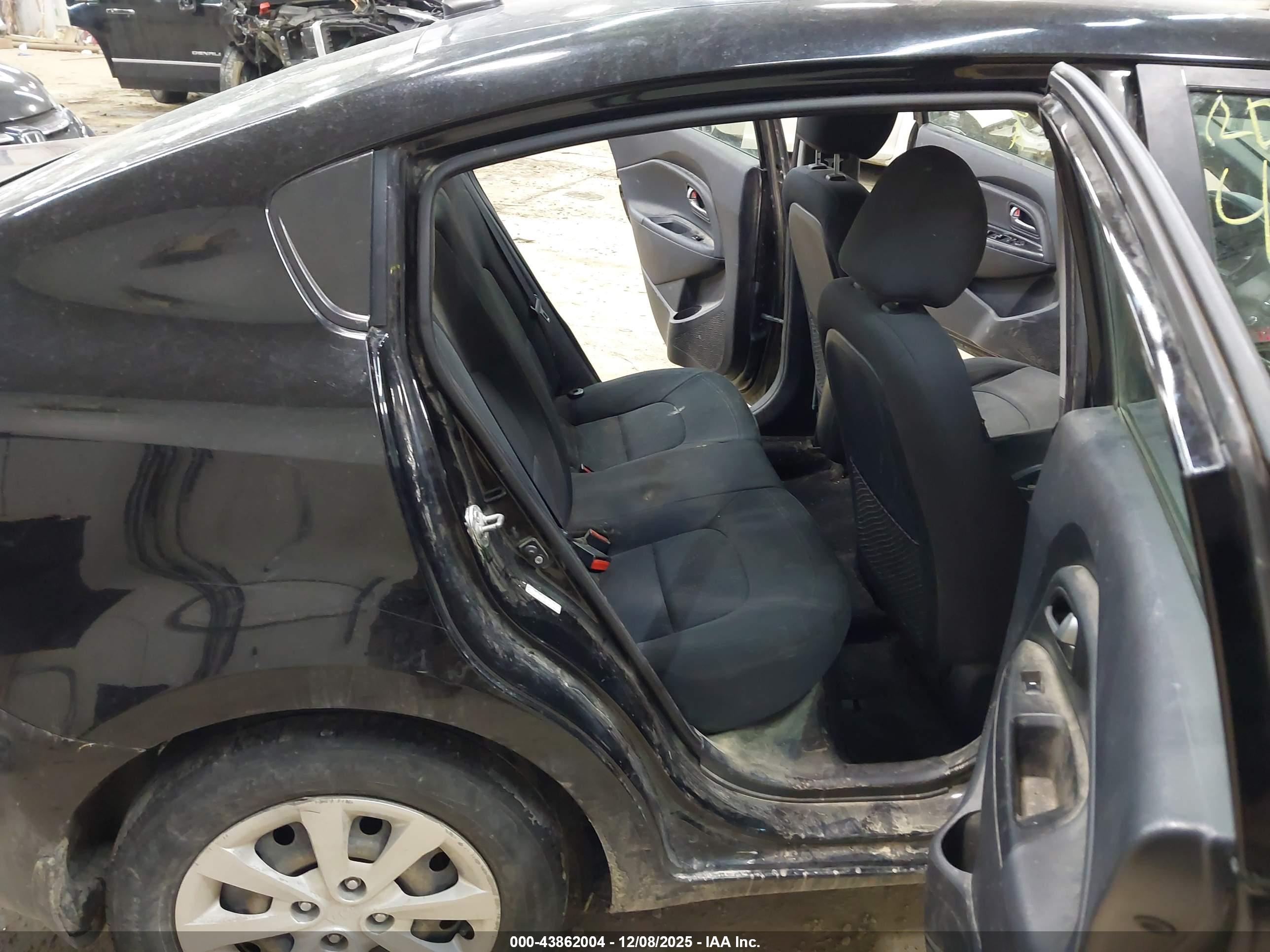 KIA RIO image 8
