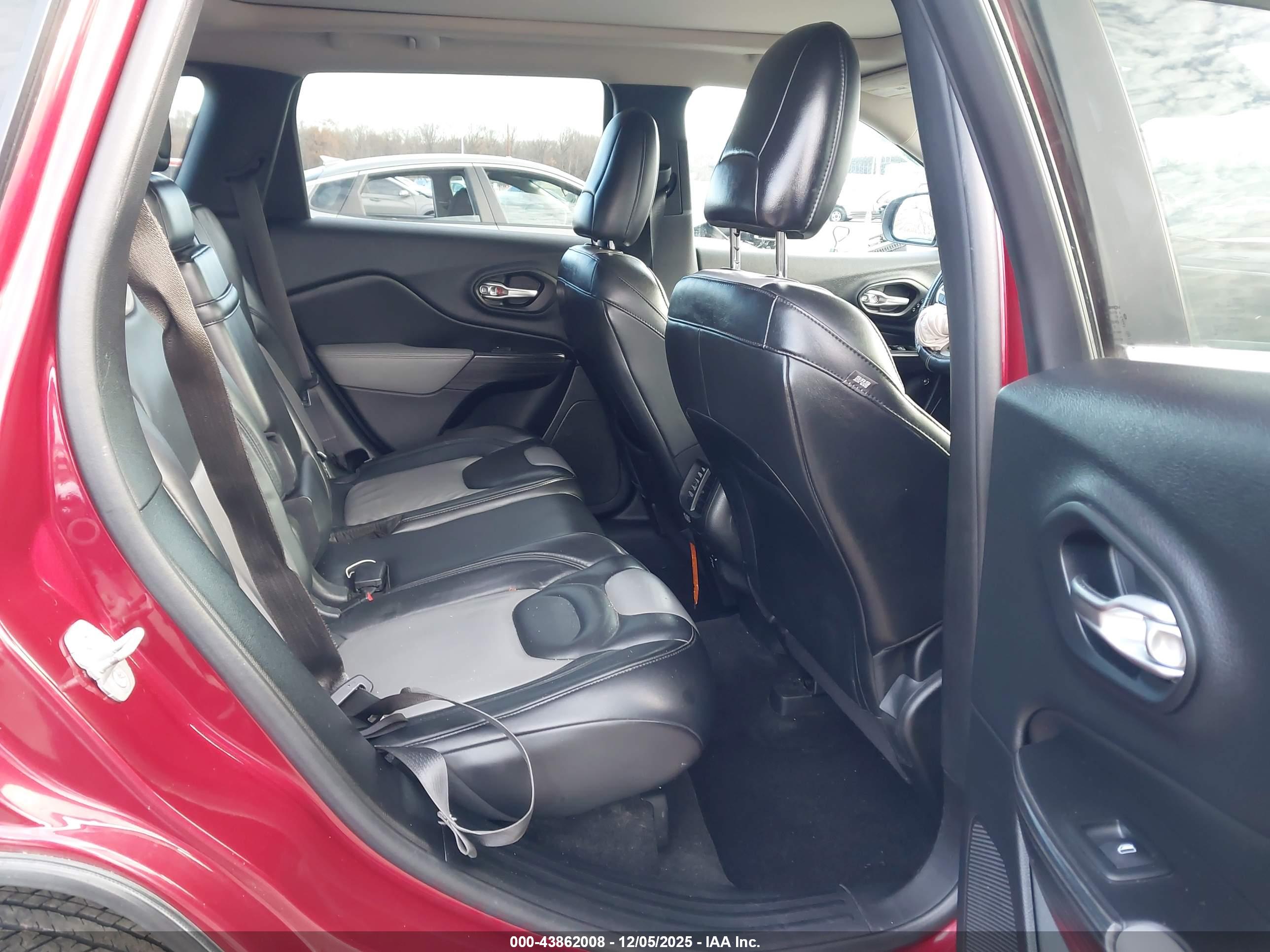 JEEP CHEROKEE image 8