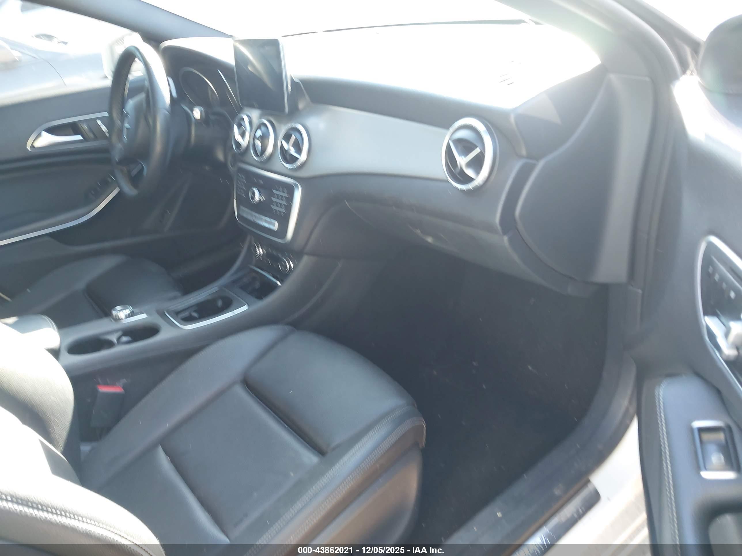 MERCEDES-BENZ CLA image 5