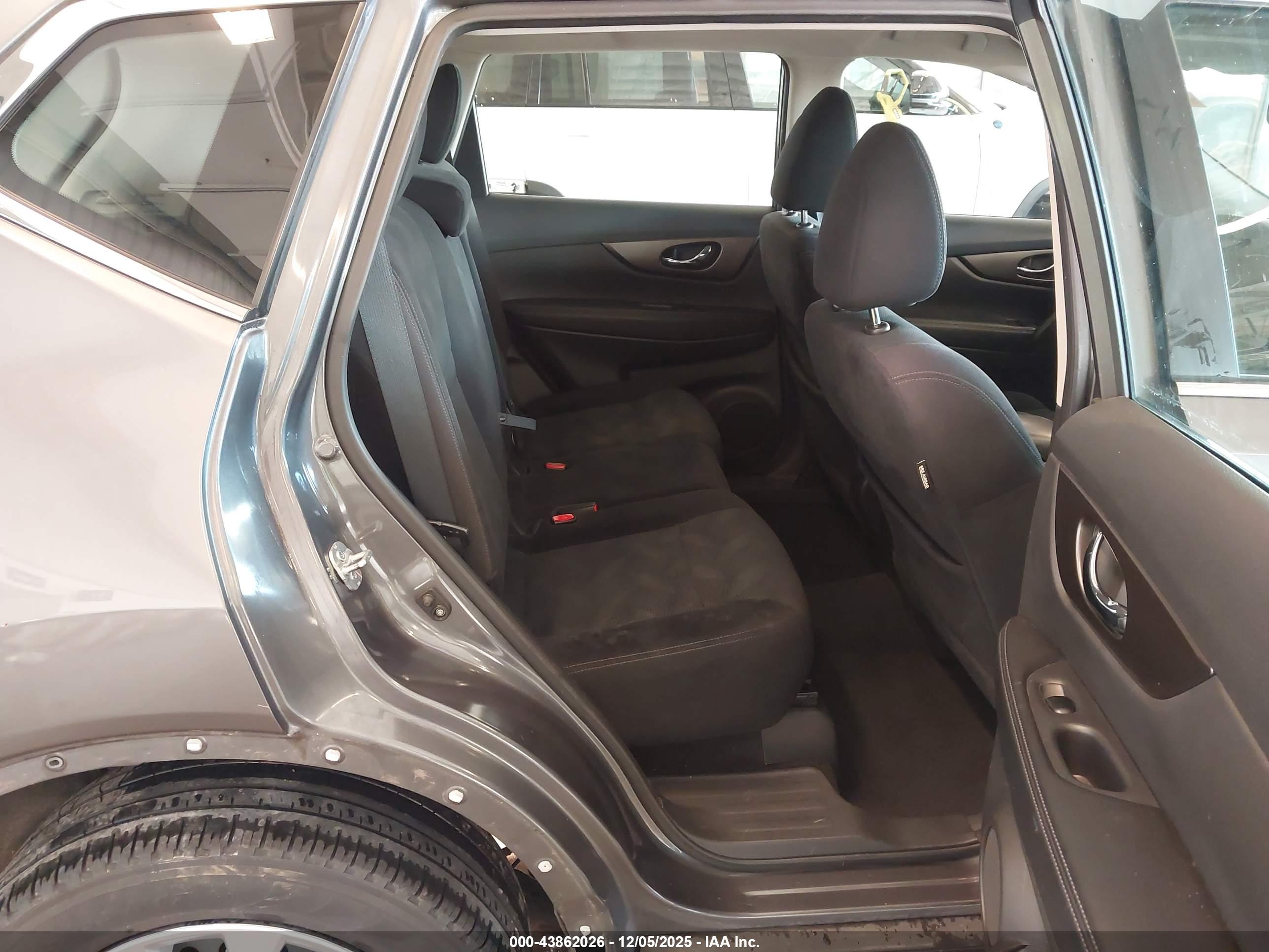NISSAN ROGUE image 8