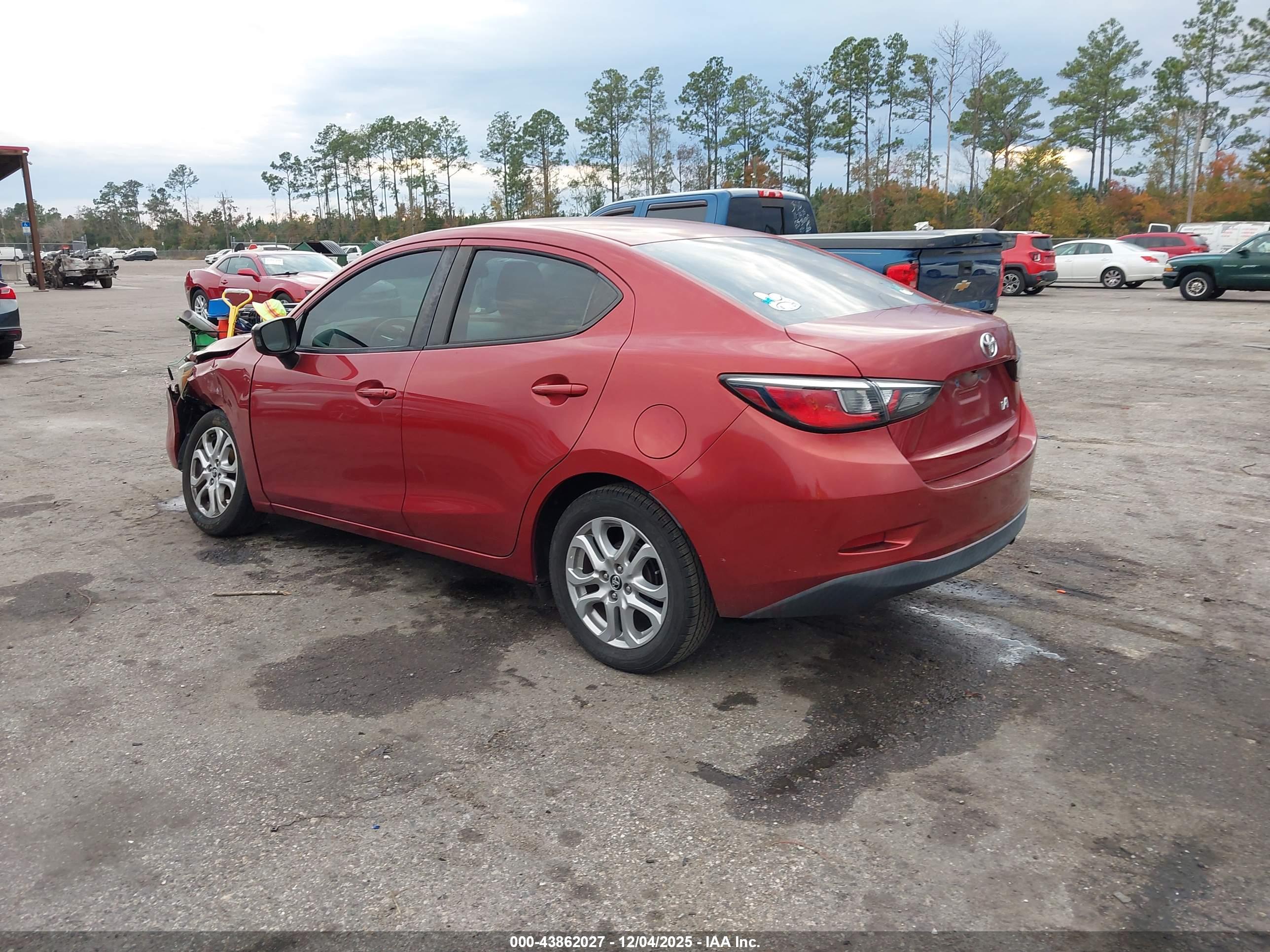 TOYOTA YARIS image 3