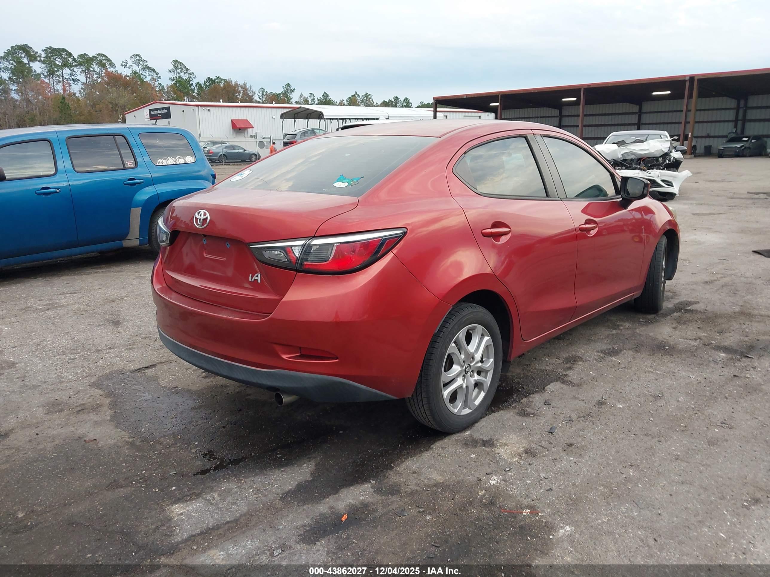 TOYOTA YARIS image 4