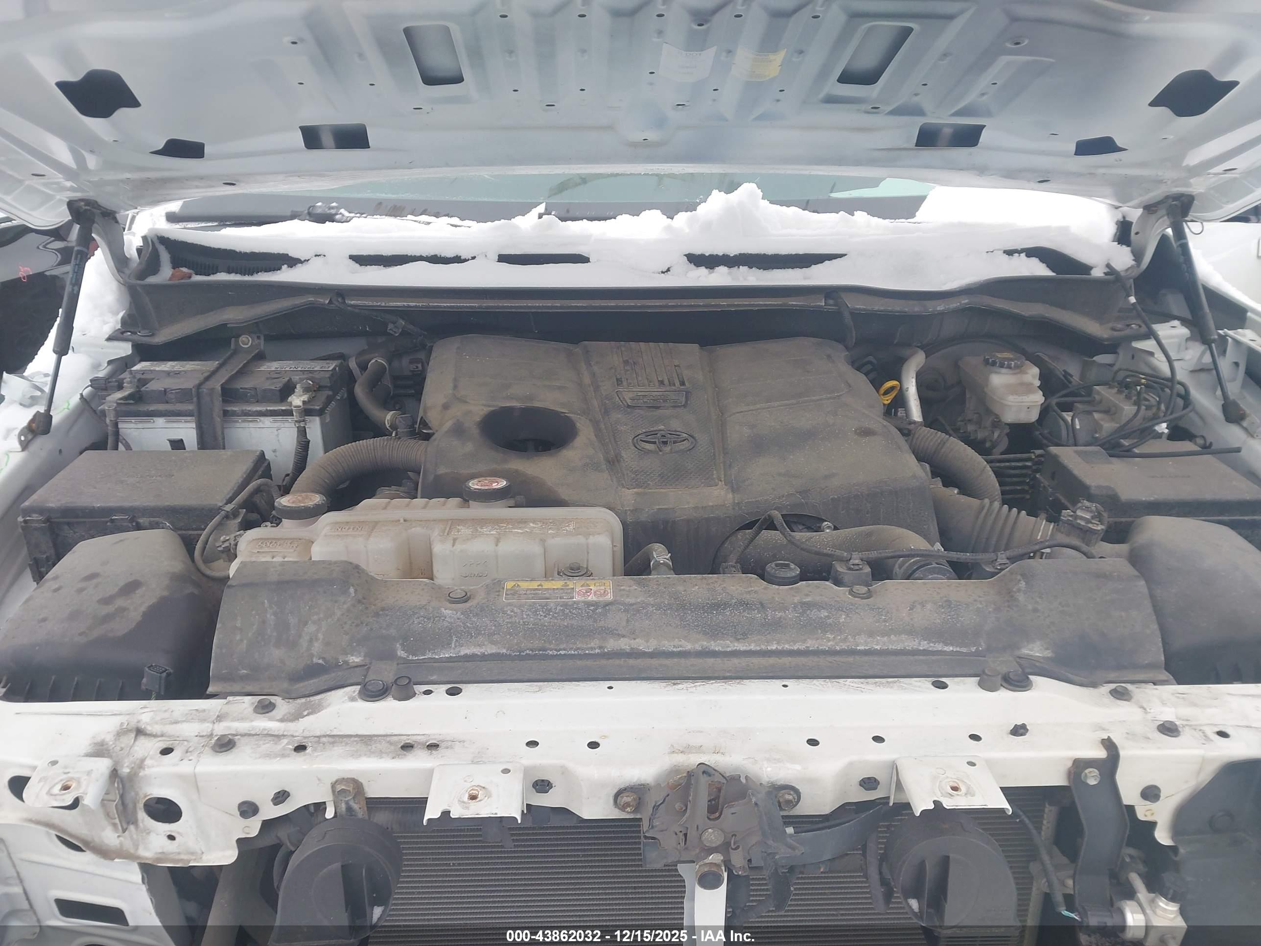TOYOTA TUNDRA image 10