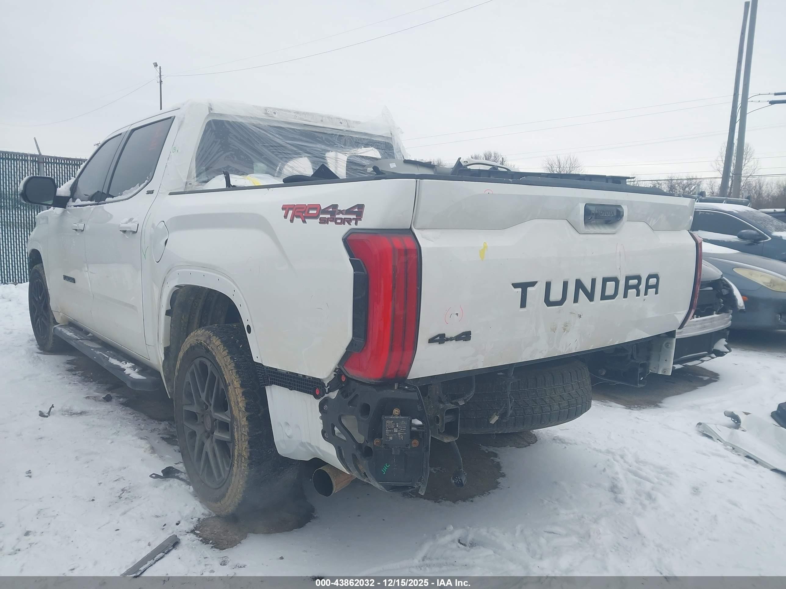 TOYOTA TUNDRA image 3