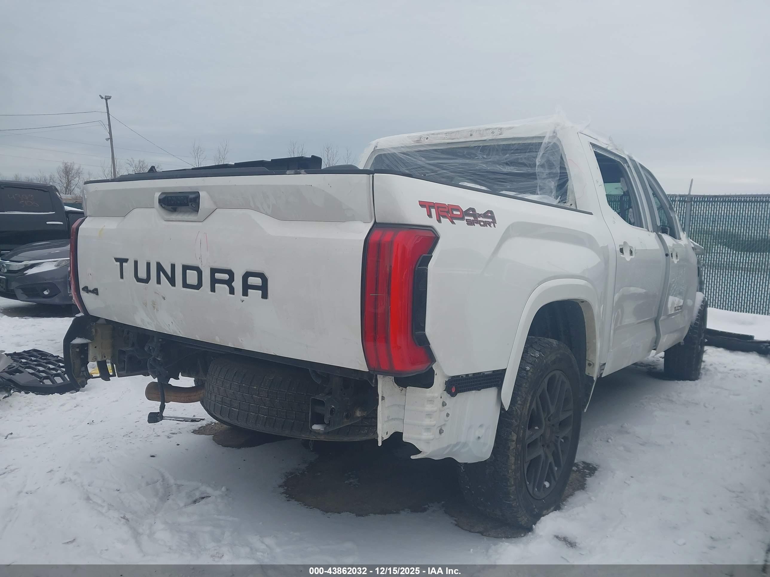 TOYOTA TUNDRA image 4