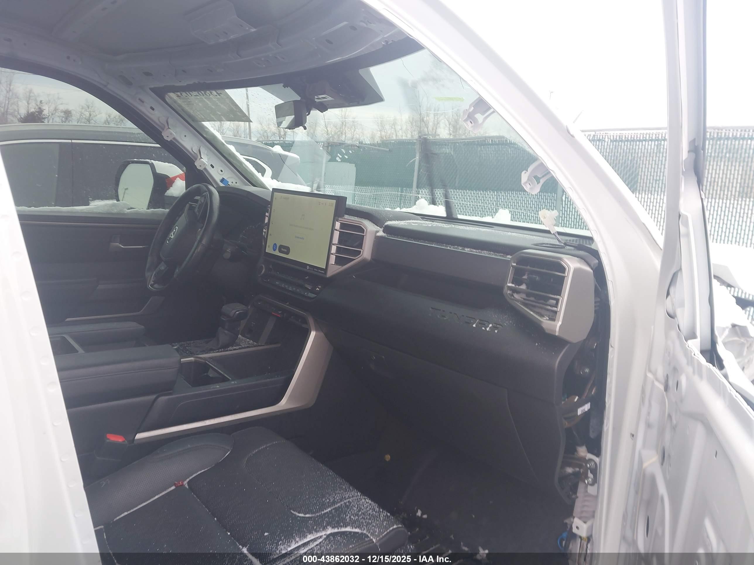 TOYOTA TUNDRA image 5
