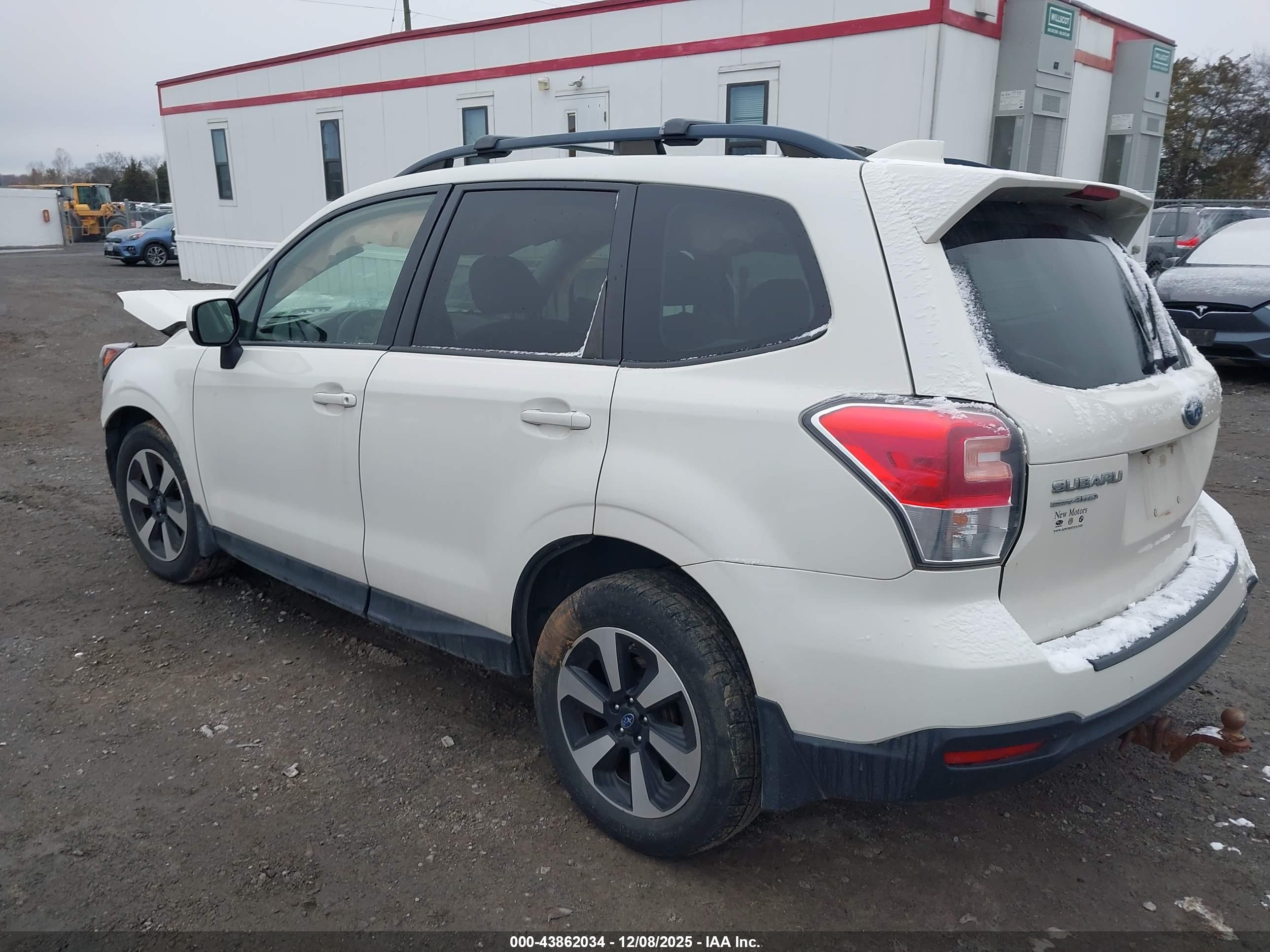 SUBARU FORESTER image 3