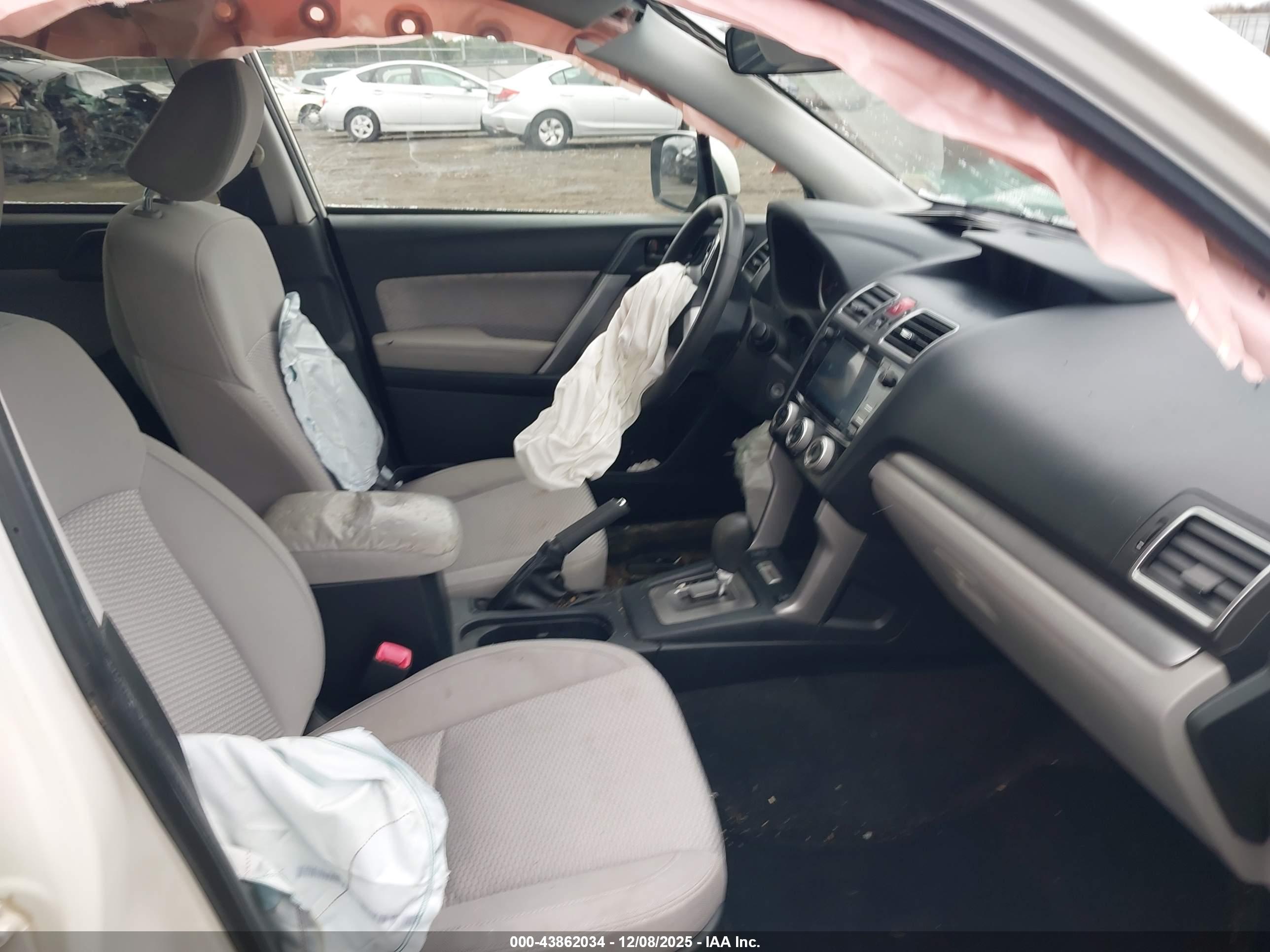 SUBARU FORESTER image 5