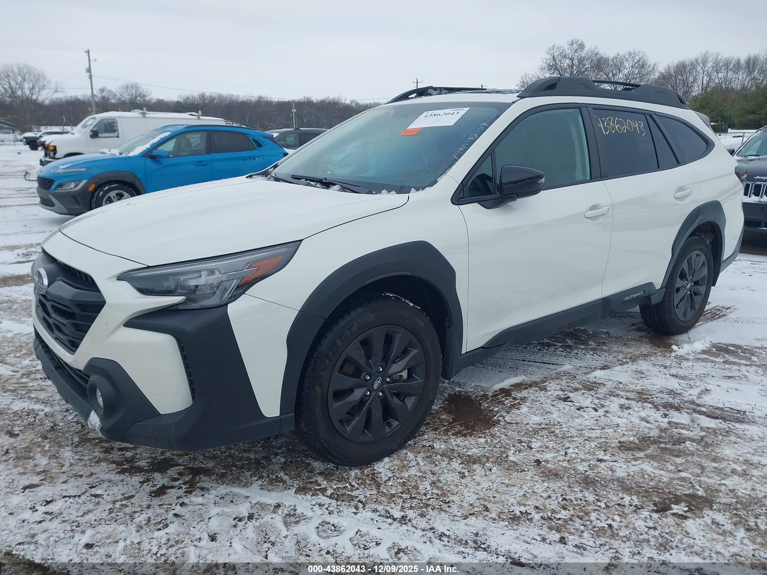 SUBARU OUTBACK image 2