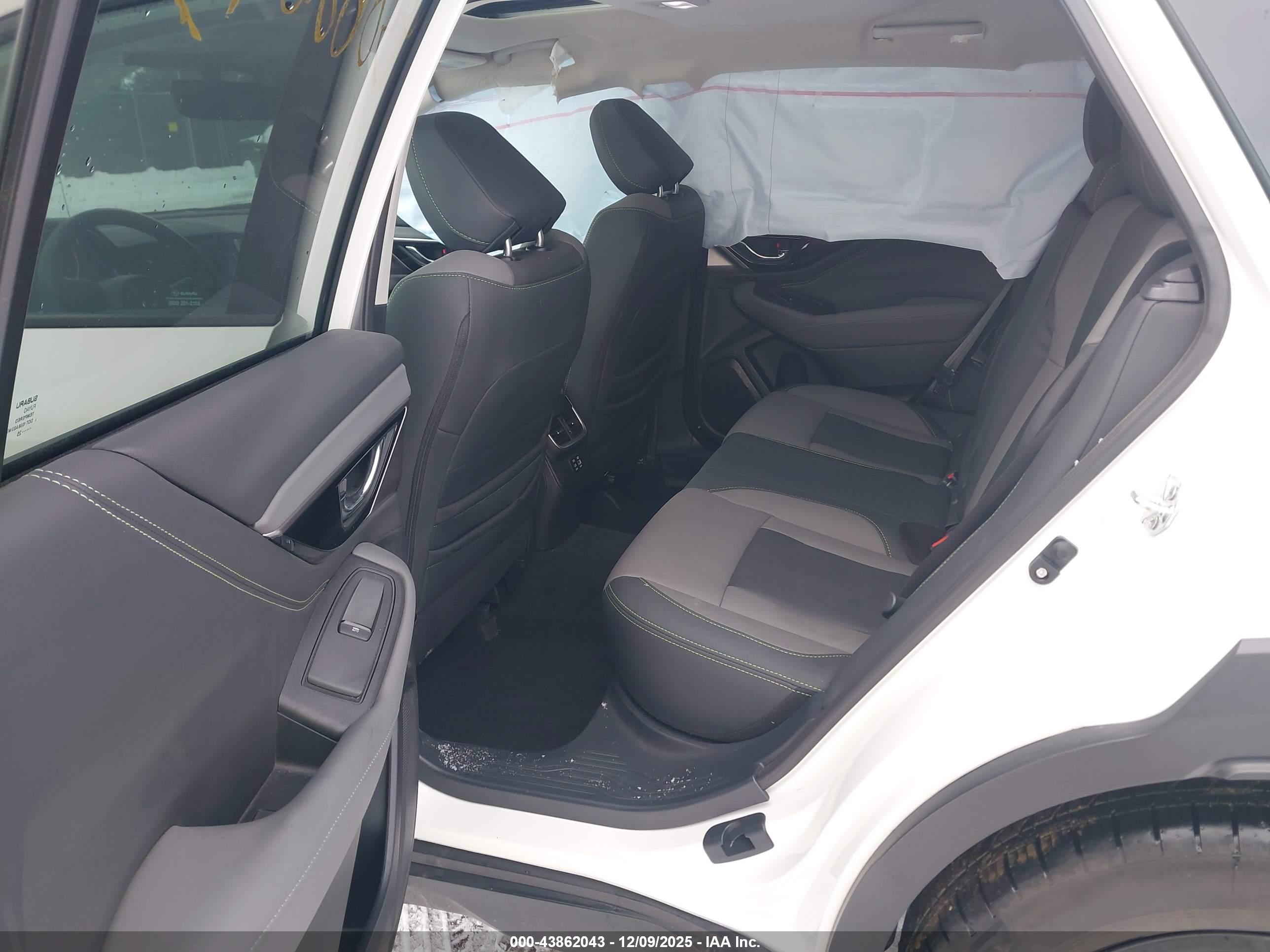 SUBARU OUTBACK image 8