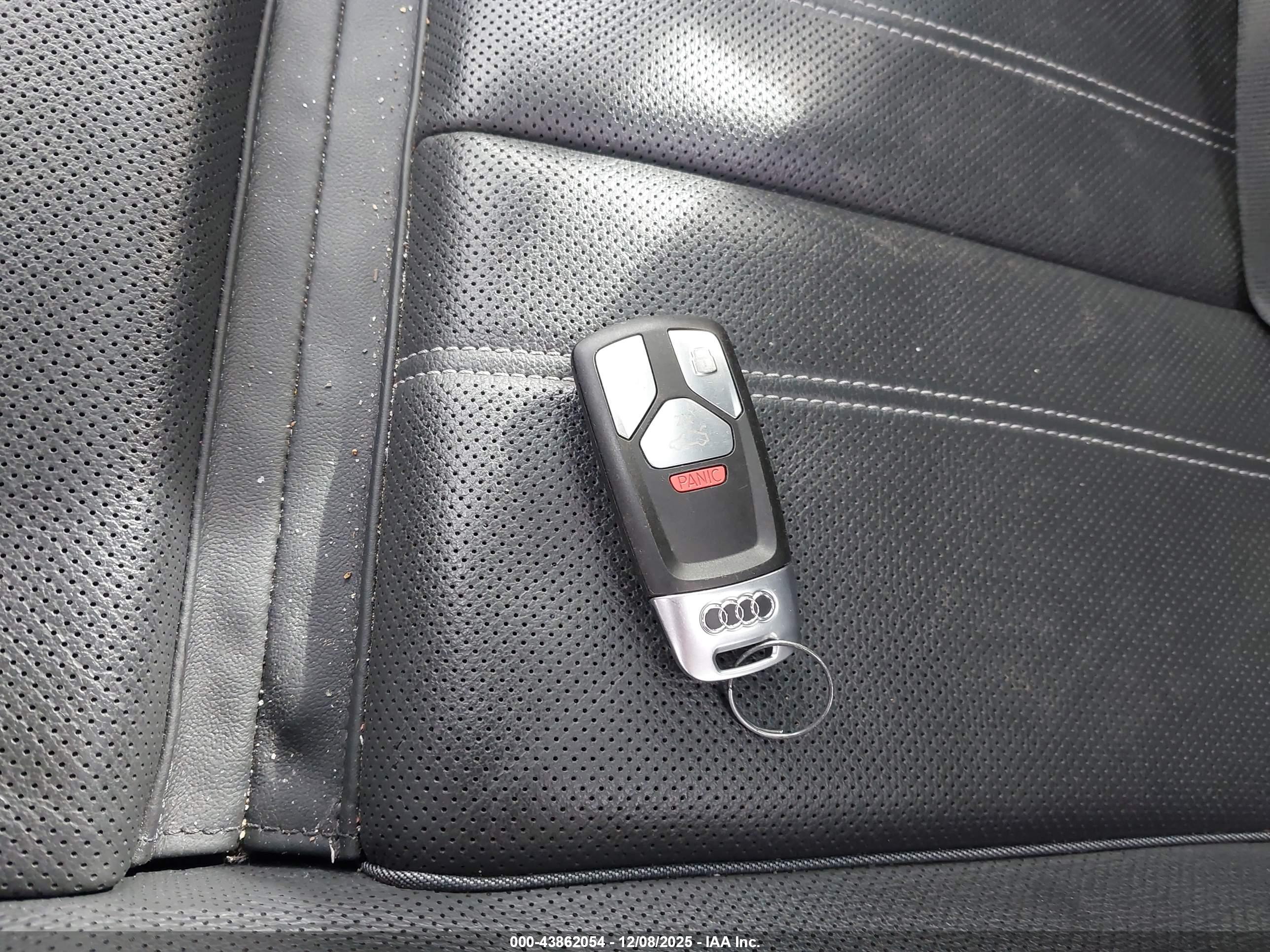 AUDI A4 image 11
