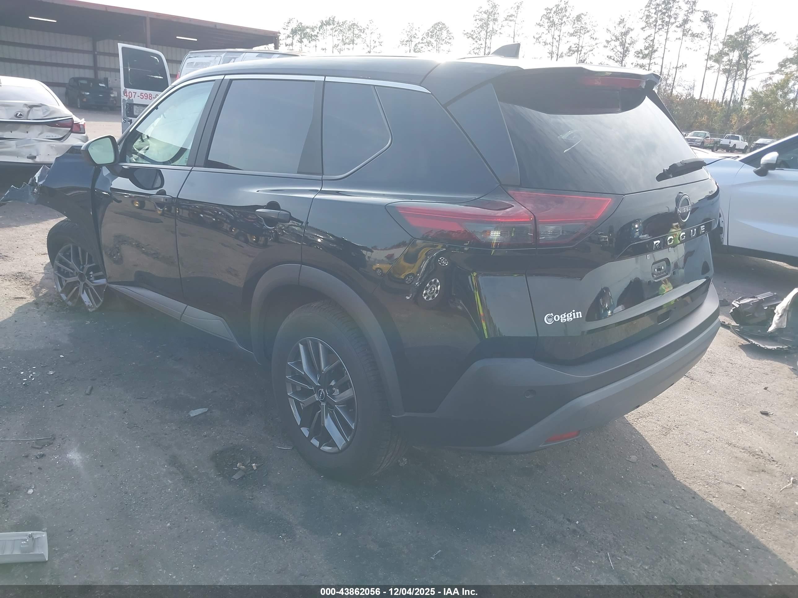 NISSAN ROGUE image 3