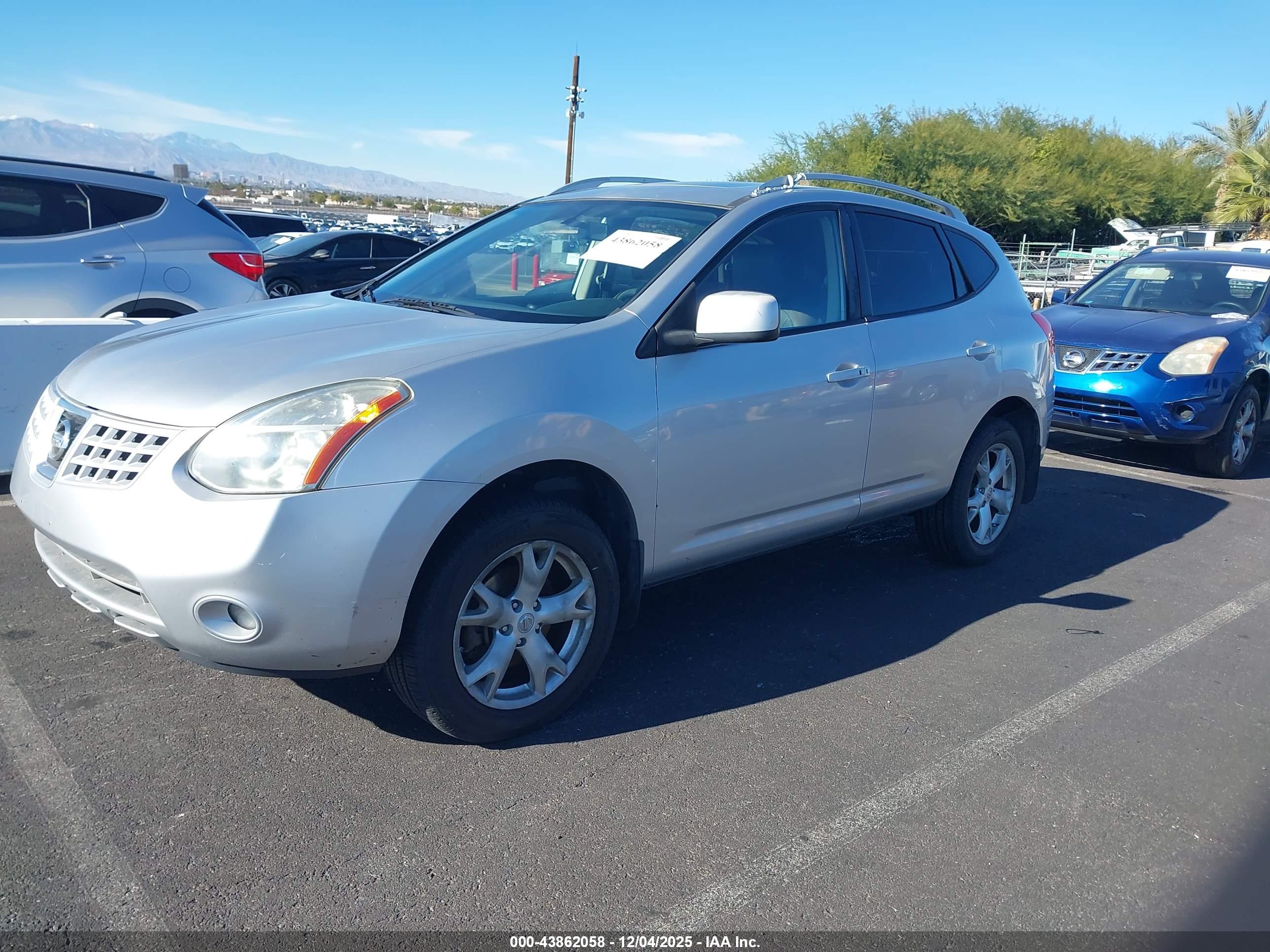 NISSAN ROGUE image 2