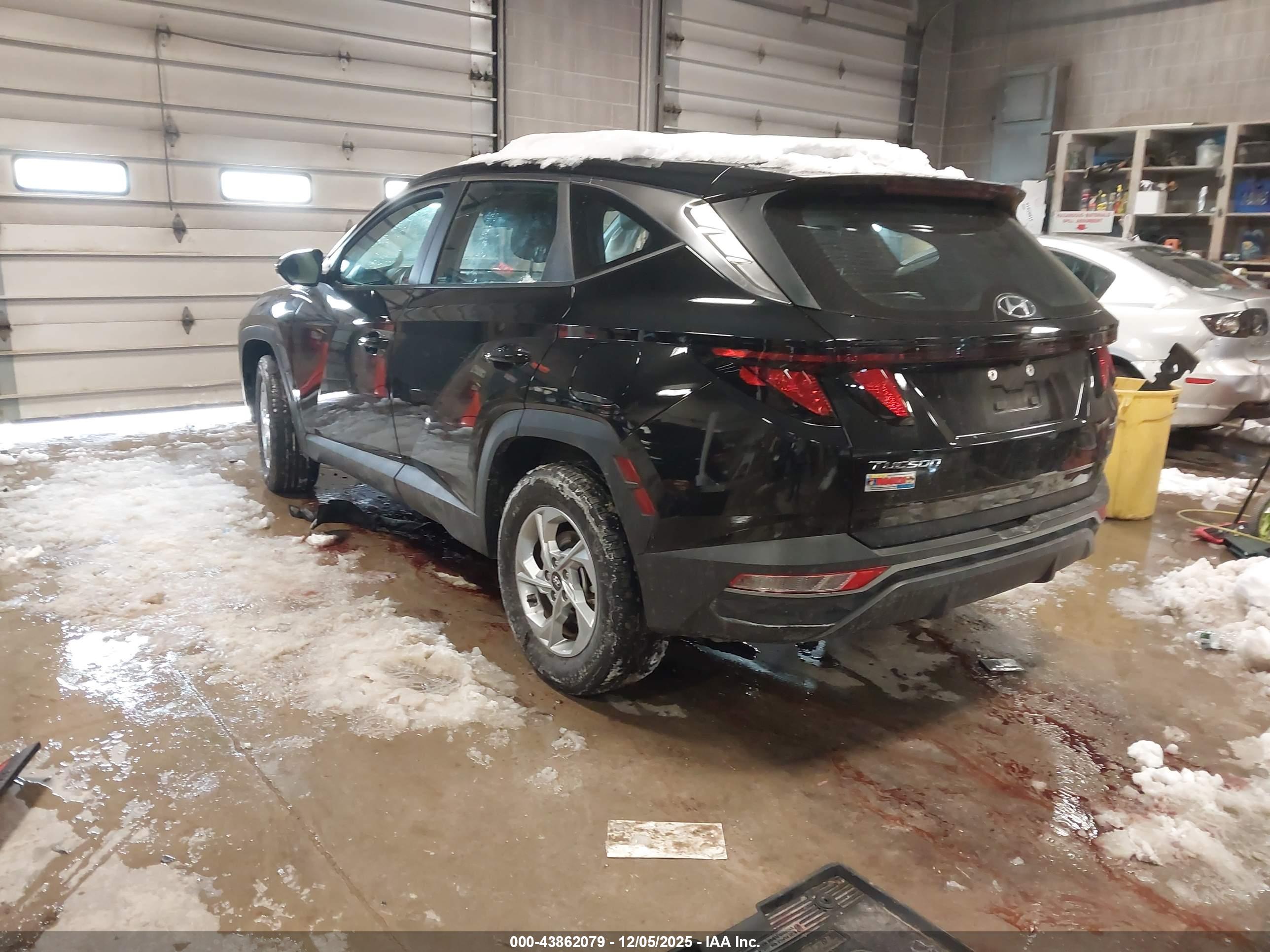 HYUNDAI TUCSON image 3