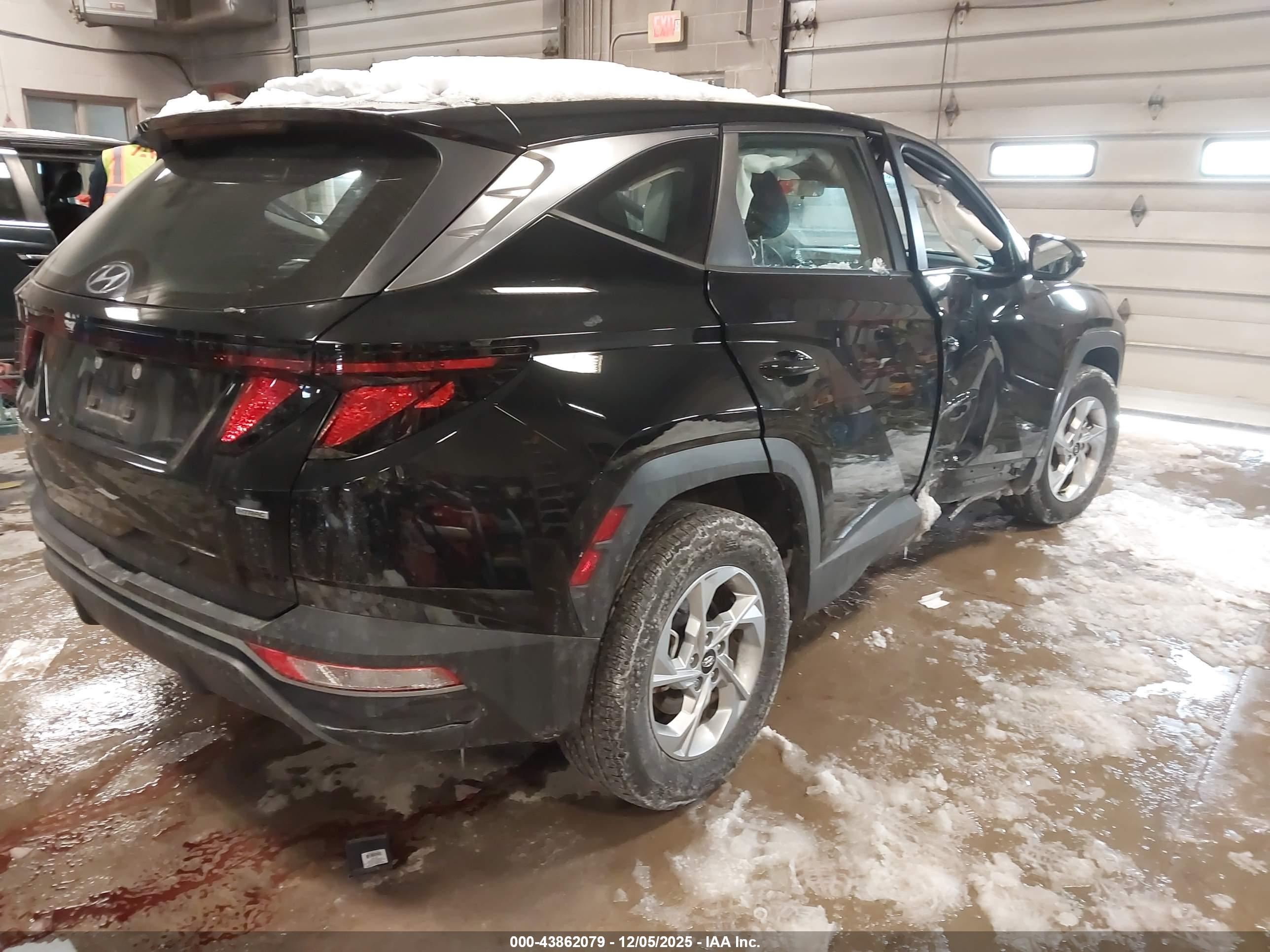 HYUNDAI TUCSON image 4