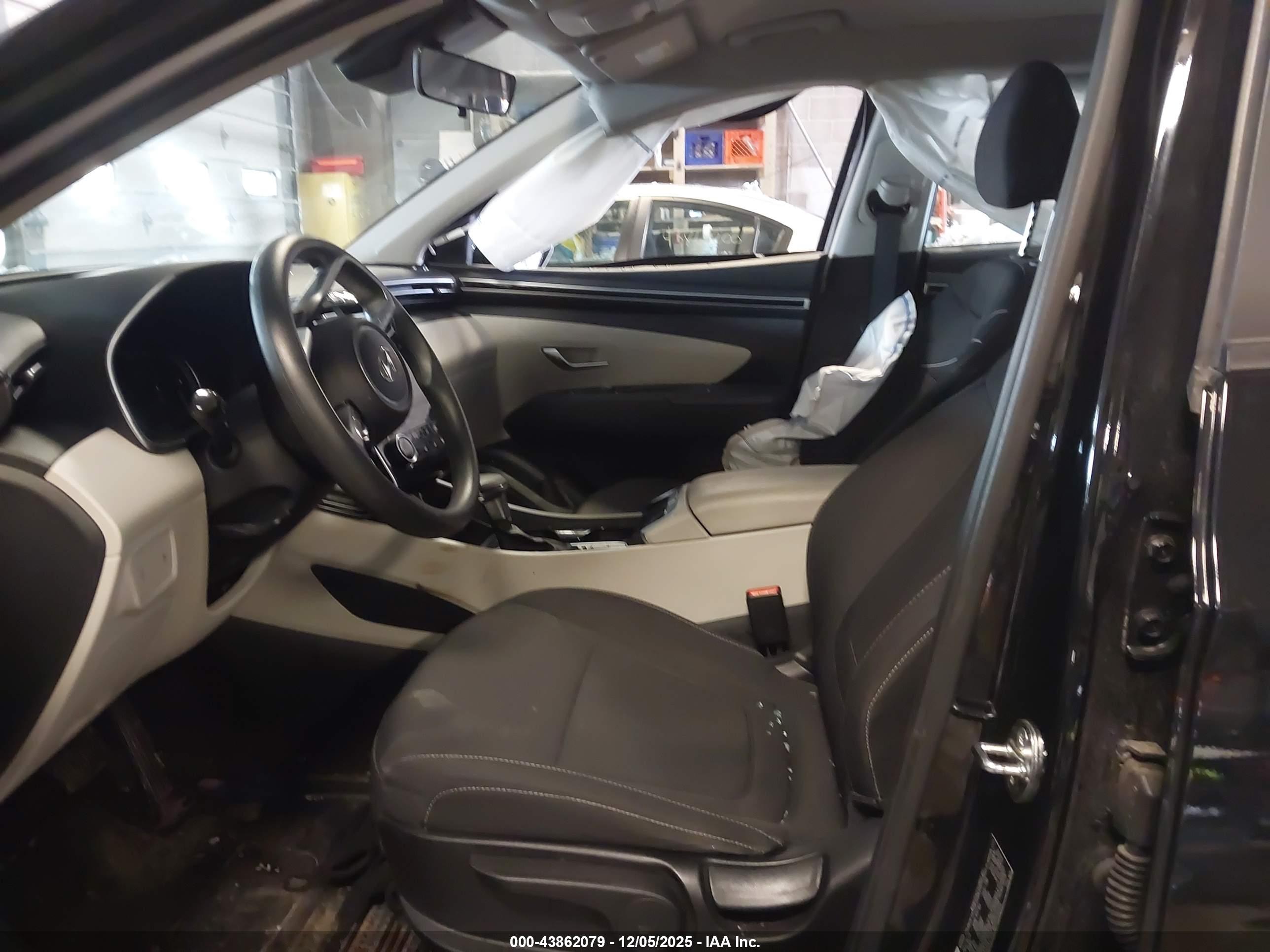 HYUNDAI TUCSON image 5