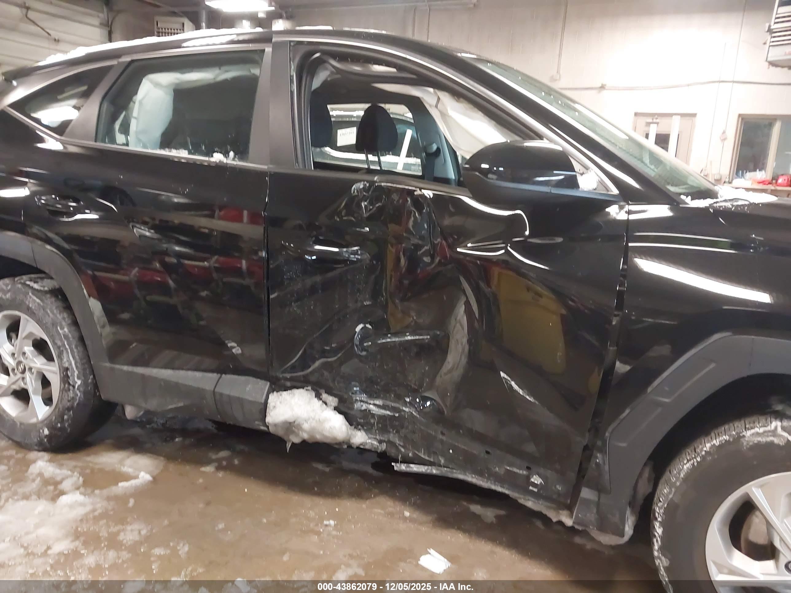HYUNDAI TUCSON image 6