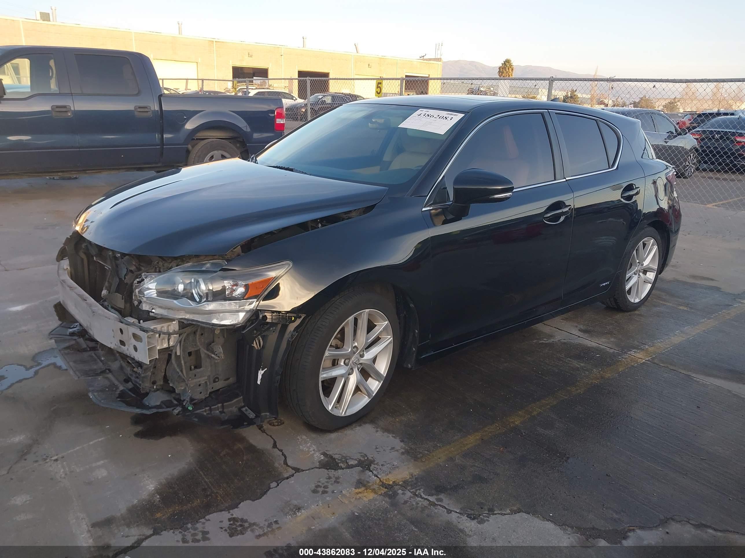 LEXUS CT image 2