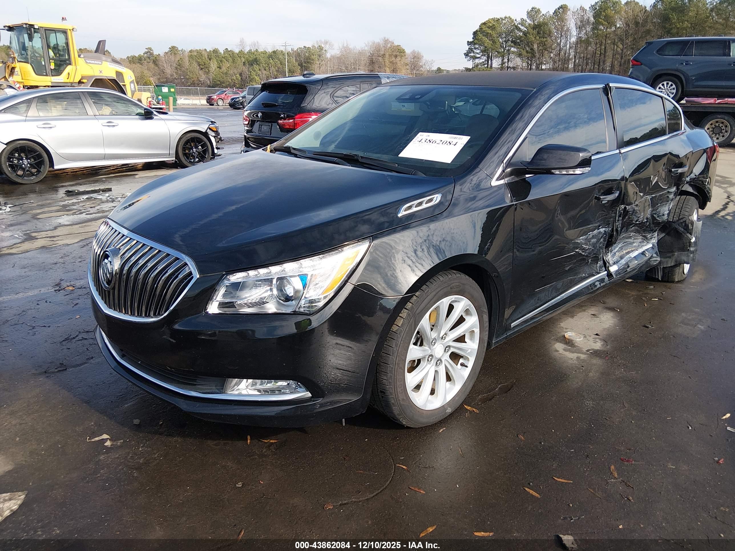 BUICK LACROSSE image 2