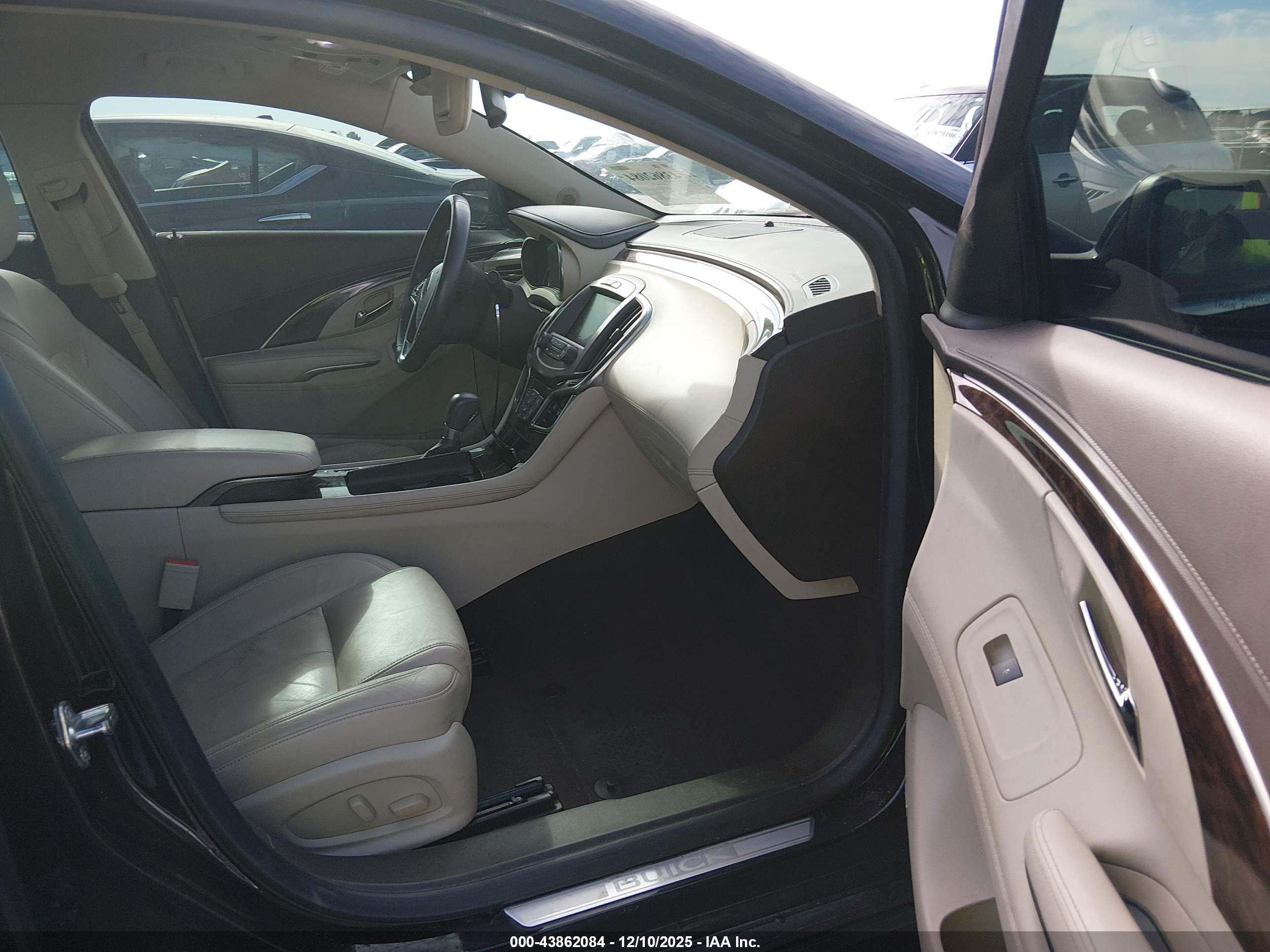 BUICK LACROSSE image 5