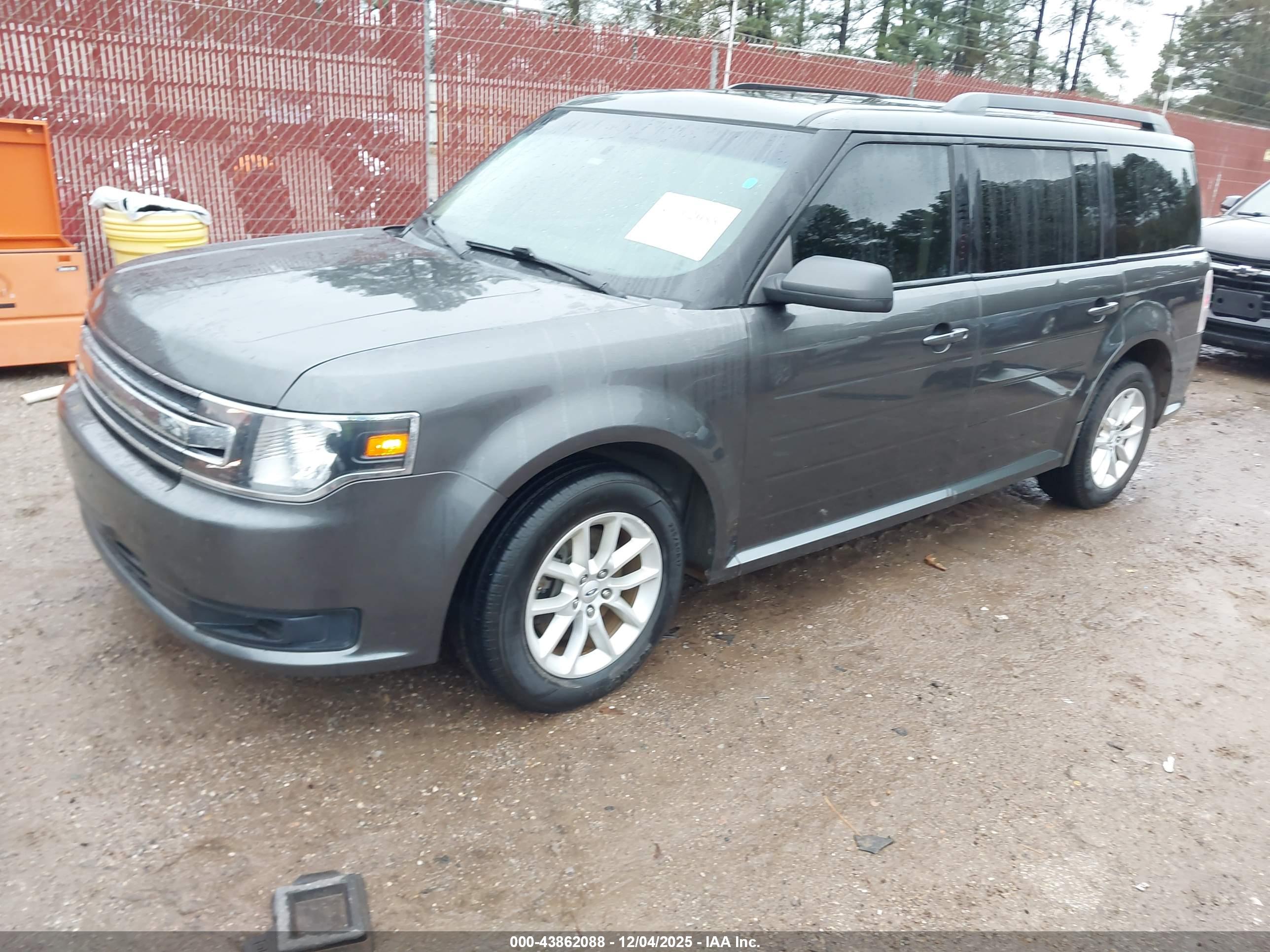 FORD FLEX image 2
