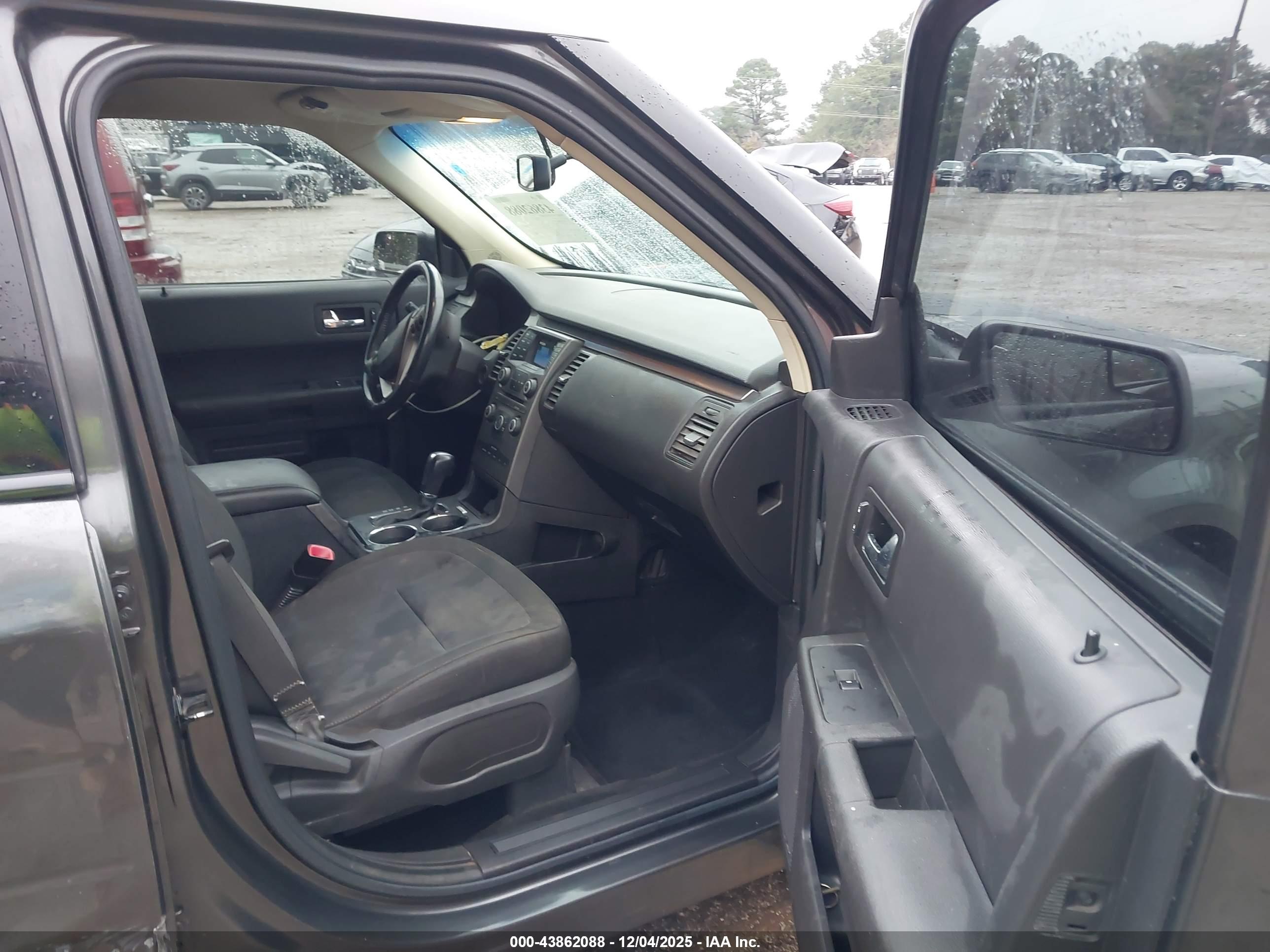 FORD FLEX image 5