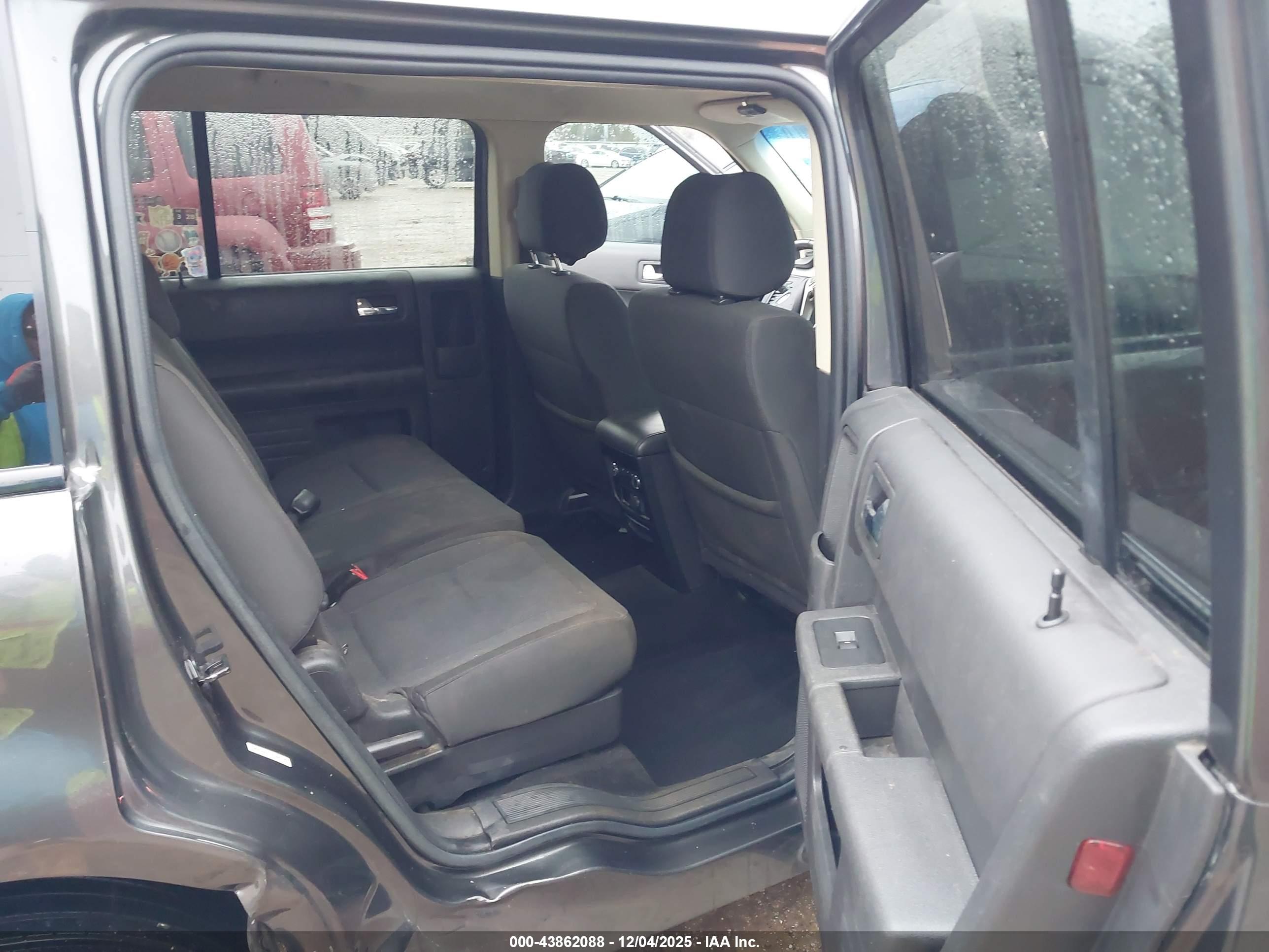 FORD FLEX image 8
