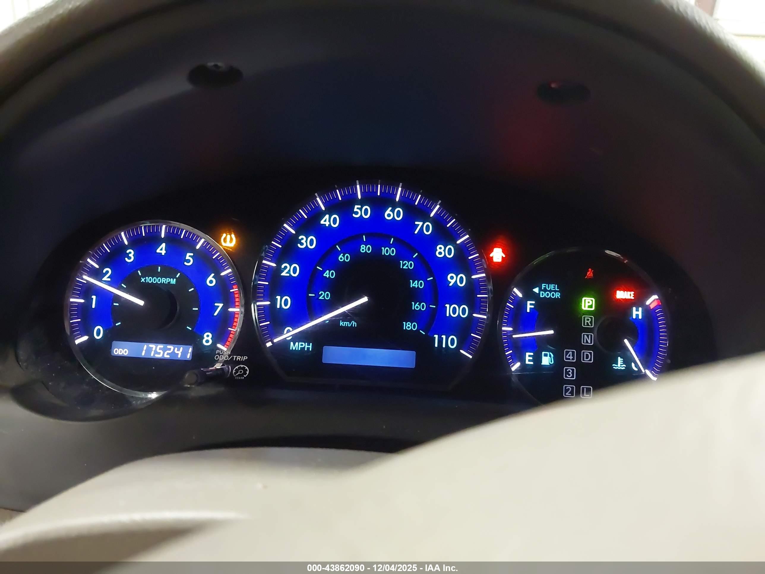 TOYOTA SIENNA image 7