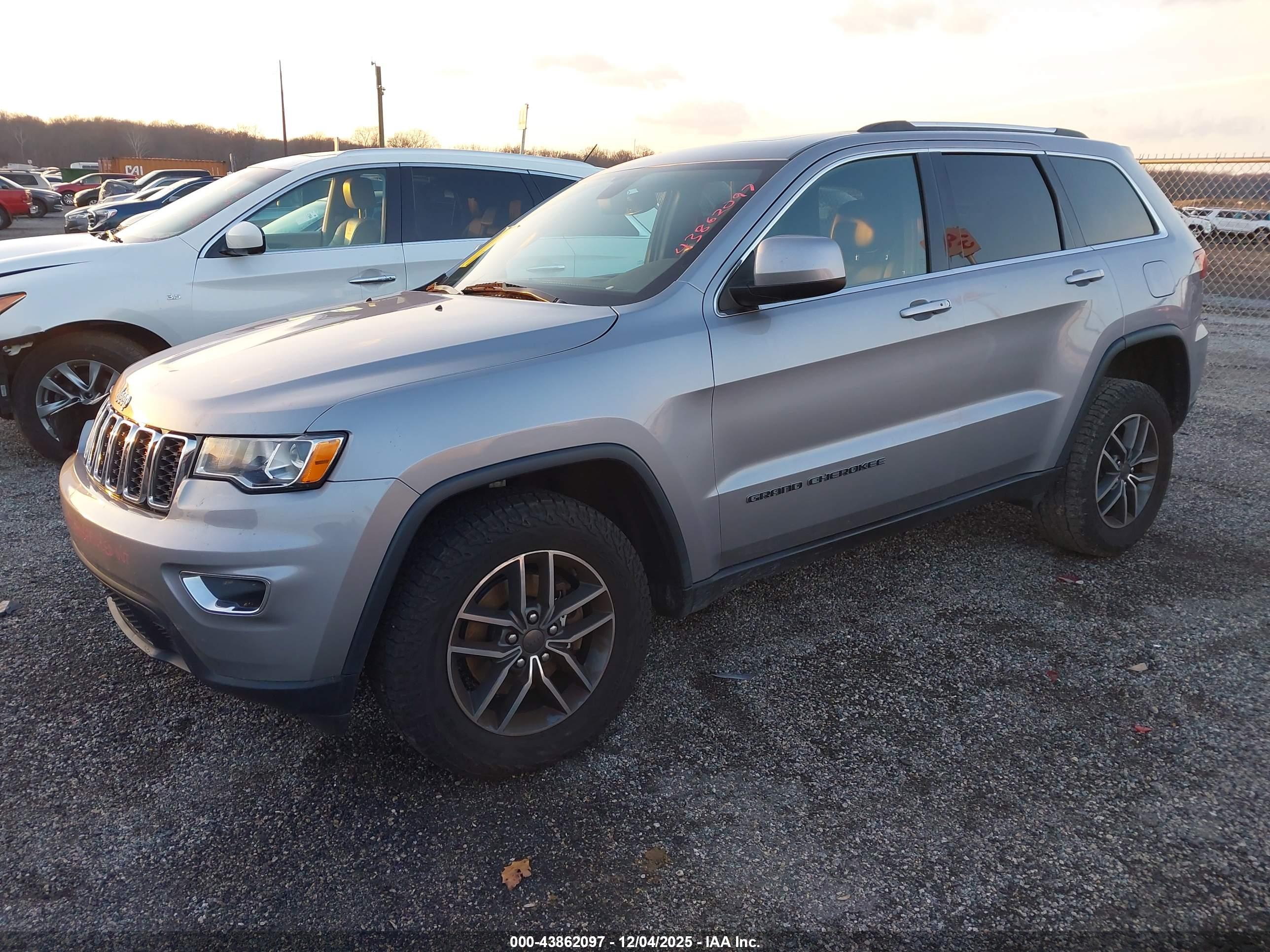 JEEP GRAND image 2