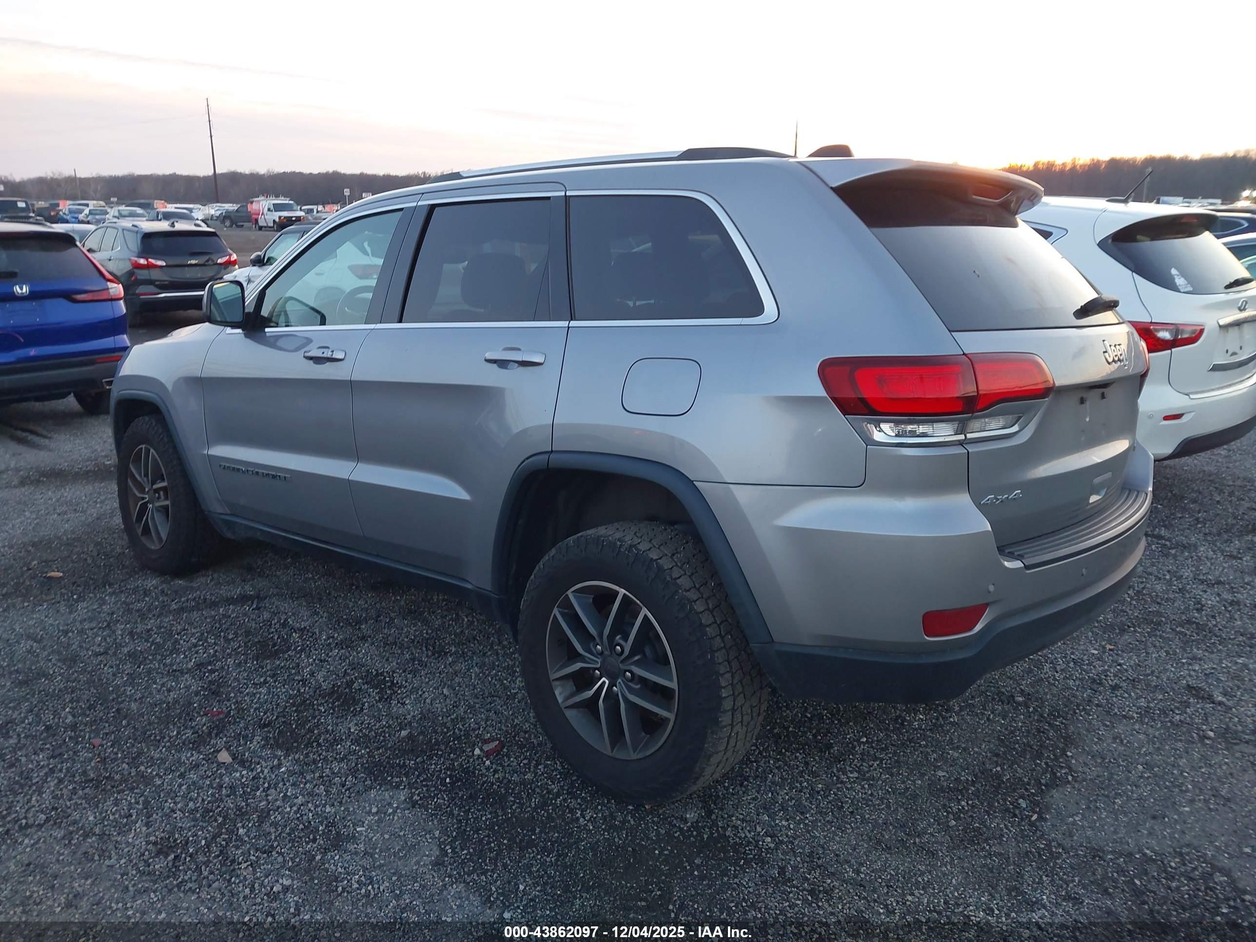 JEEP GRAND image 3