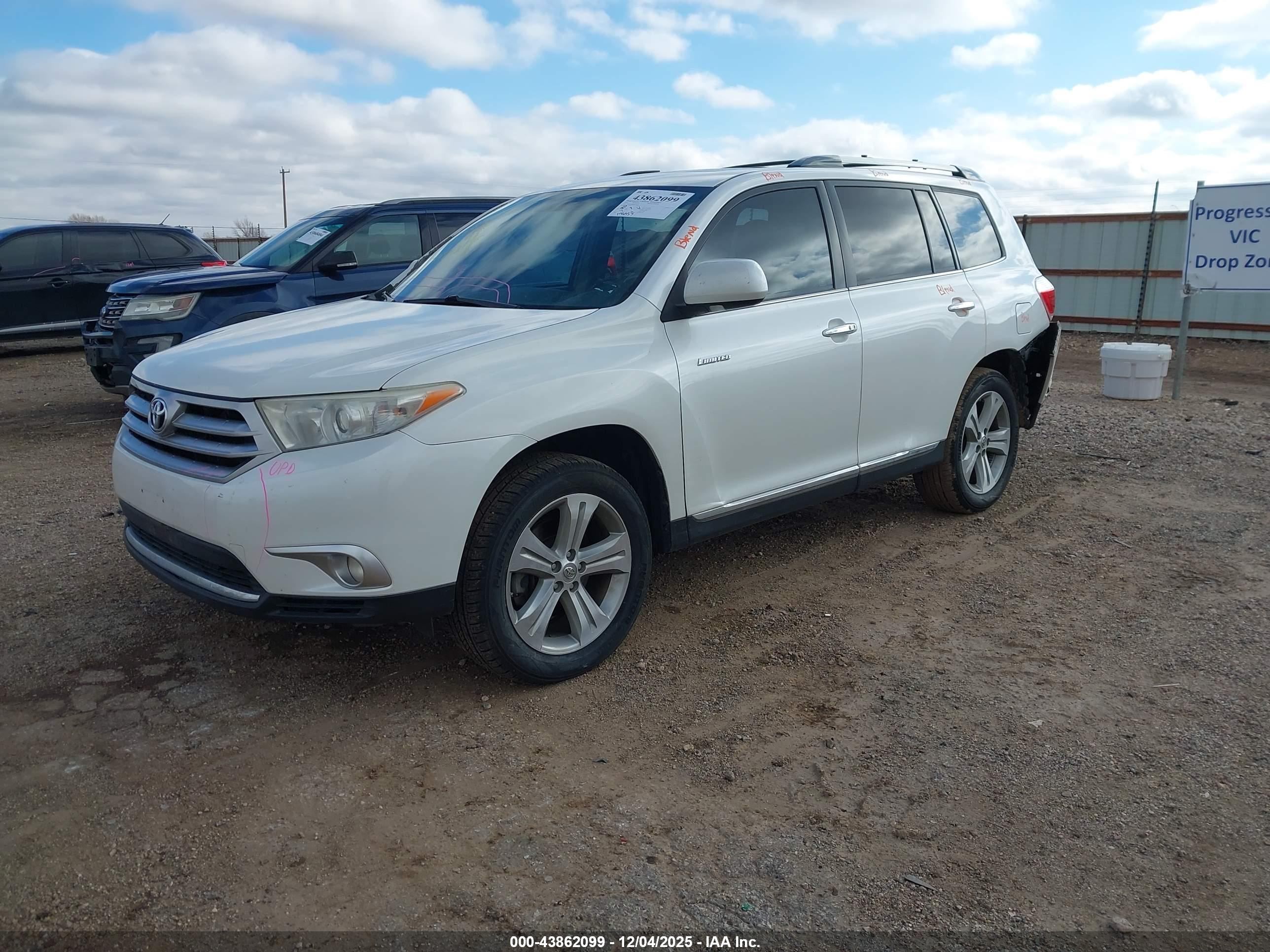 TOYOTA HIGHLANDER image 2