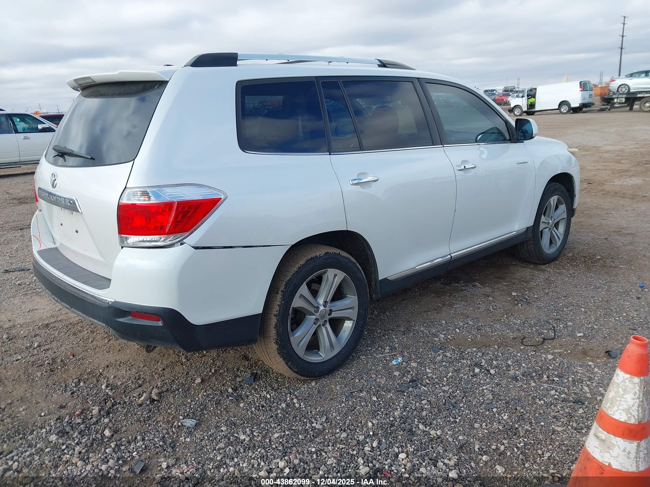 TOYOTA HIGHLANDER image 4