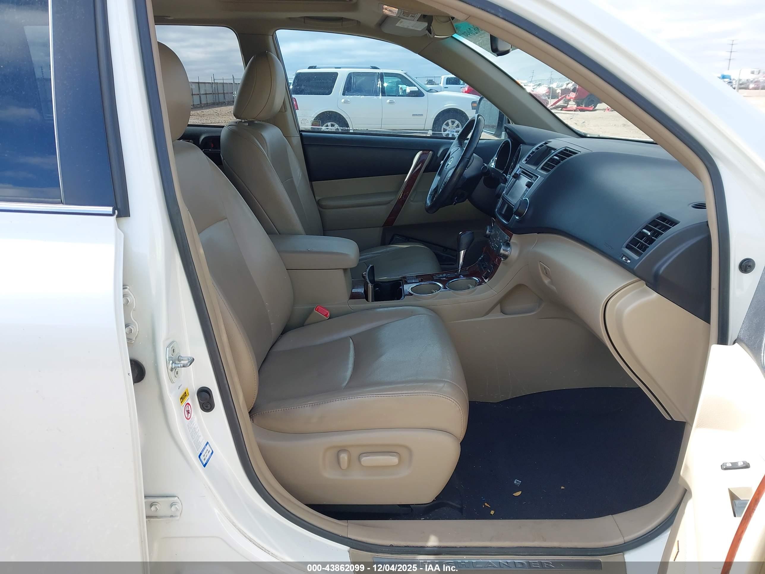 TOYOTA HIGHLANDER image 5