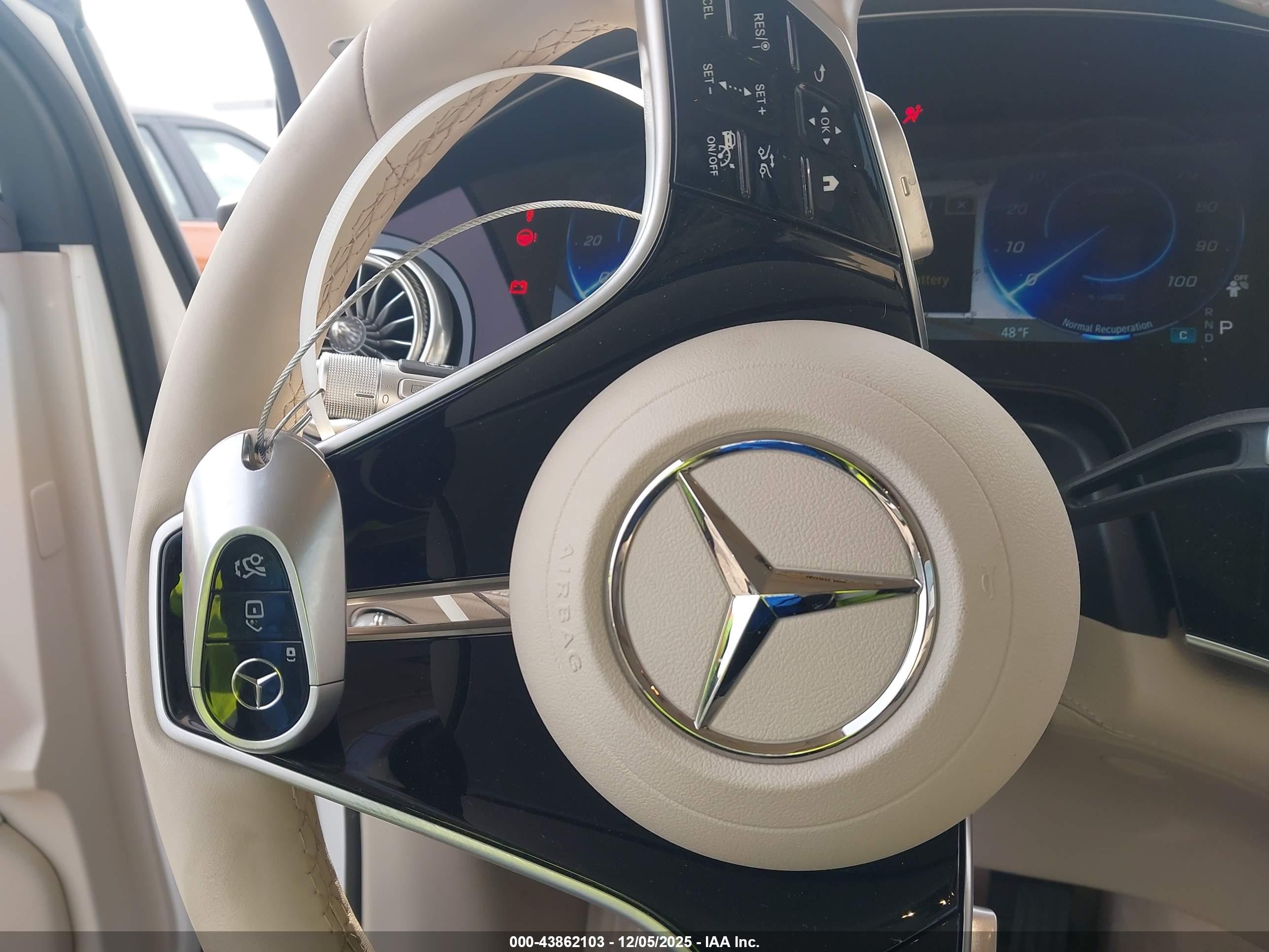 MERCEDES-BENZ EQS image 11