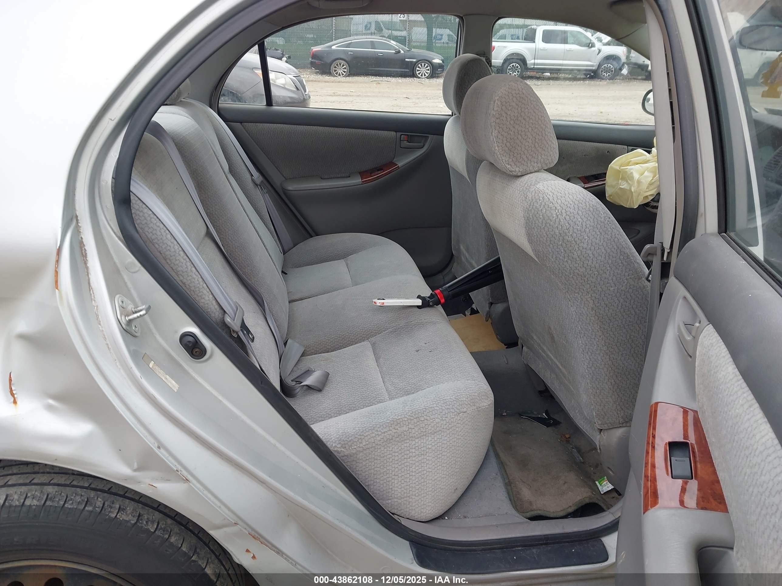 TOYOTA COROLLA image 8