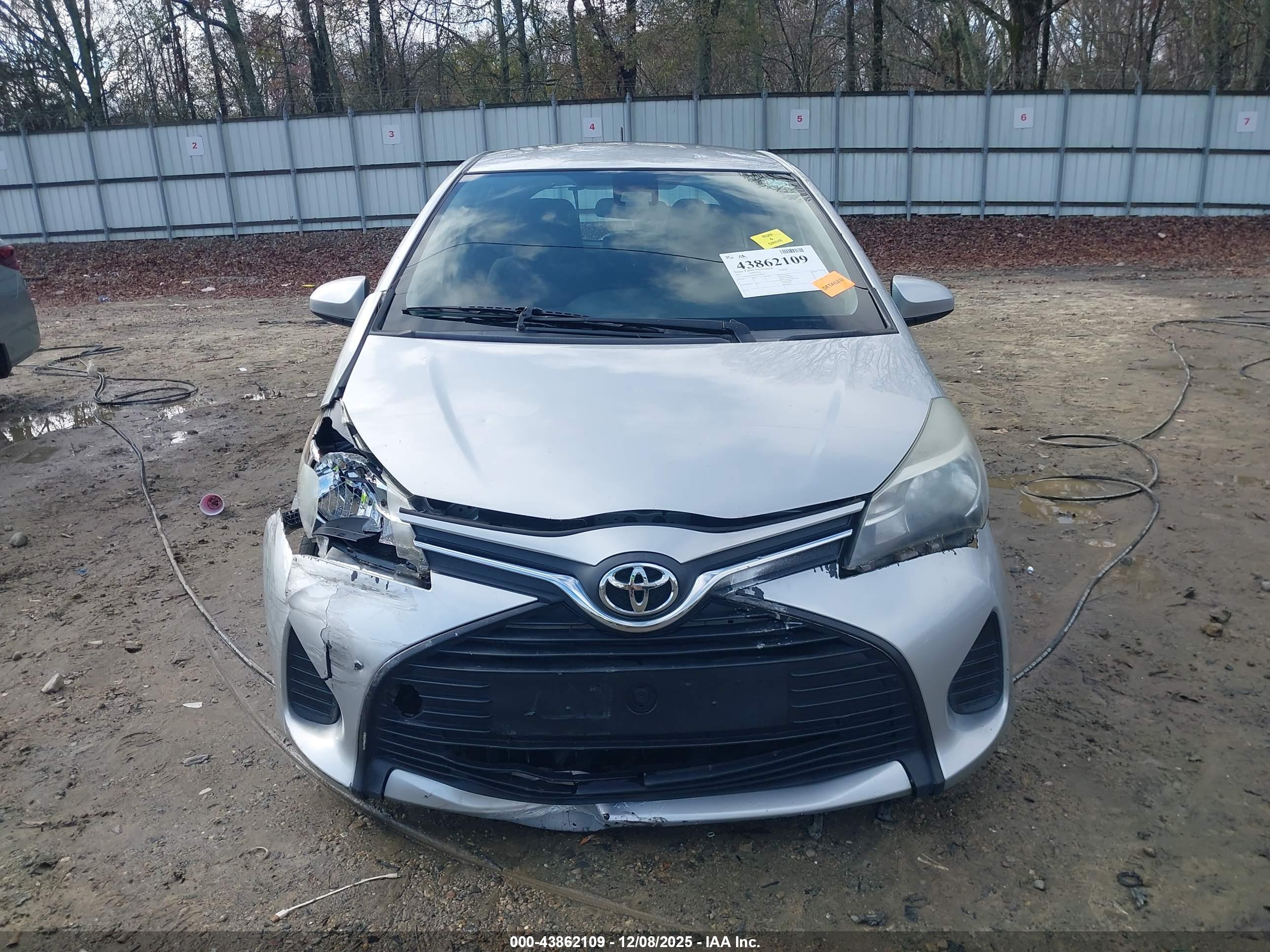 TOYOTA YARIS image 6