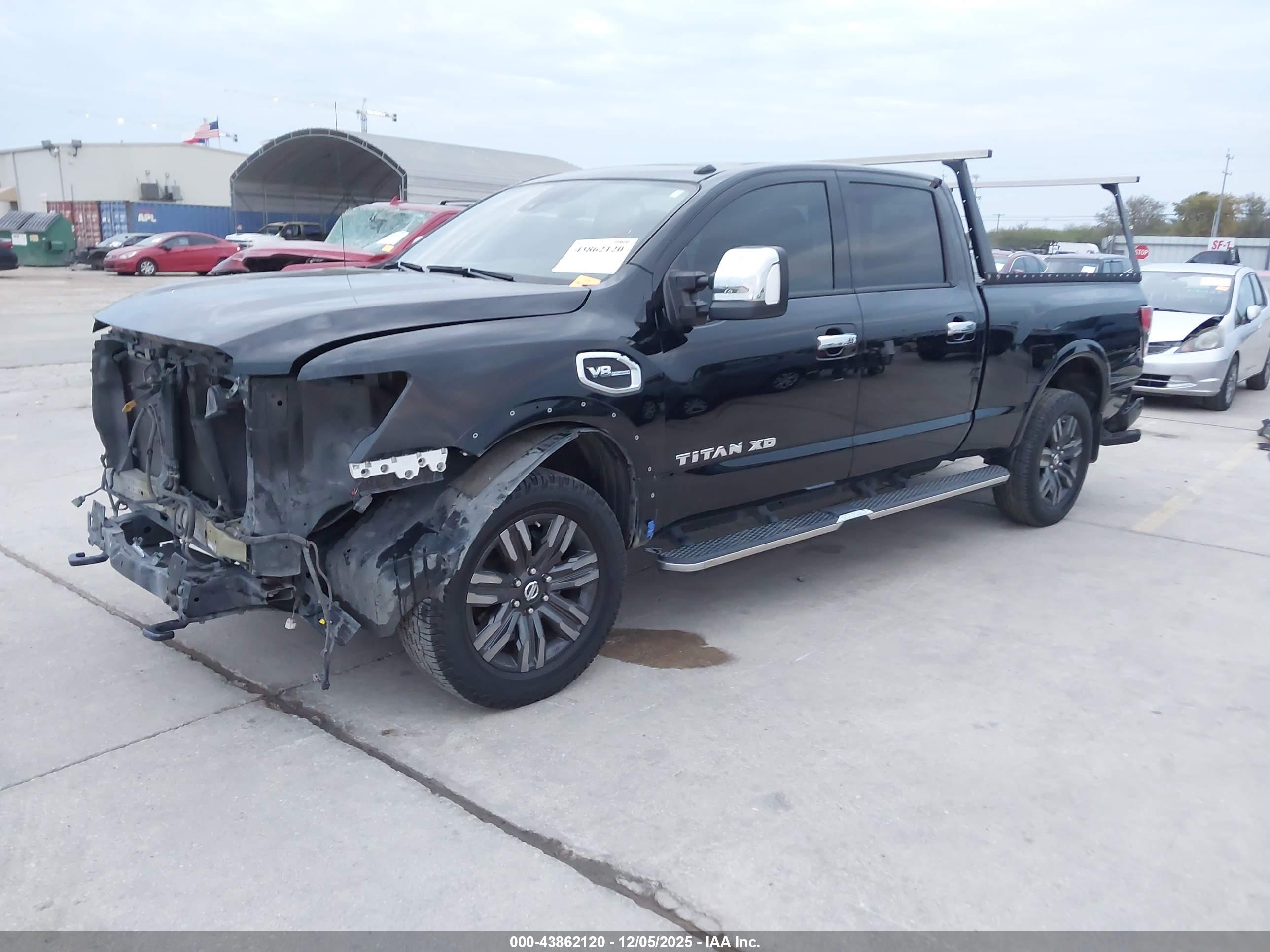 NISSAN TITAN image 2