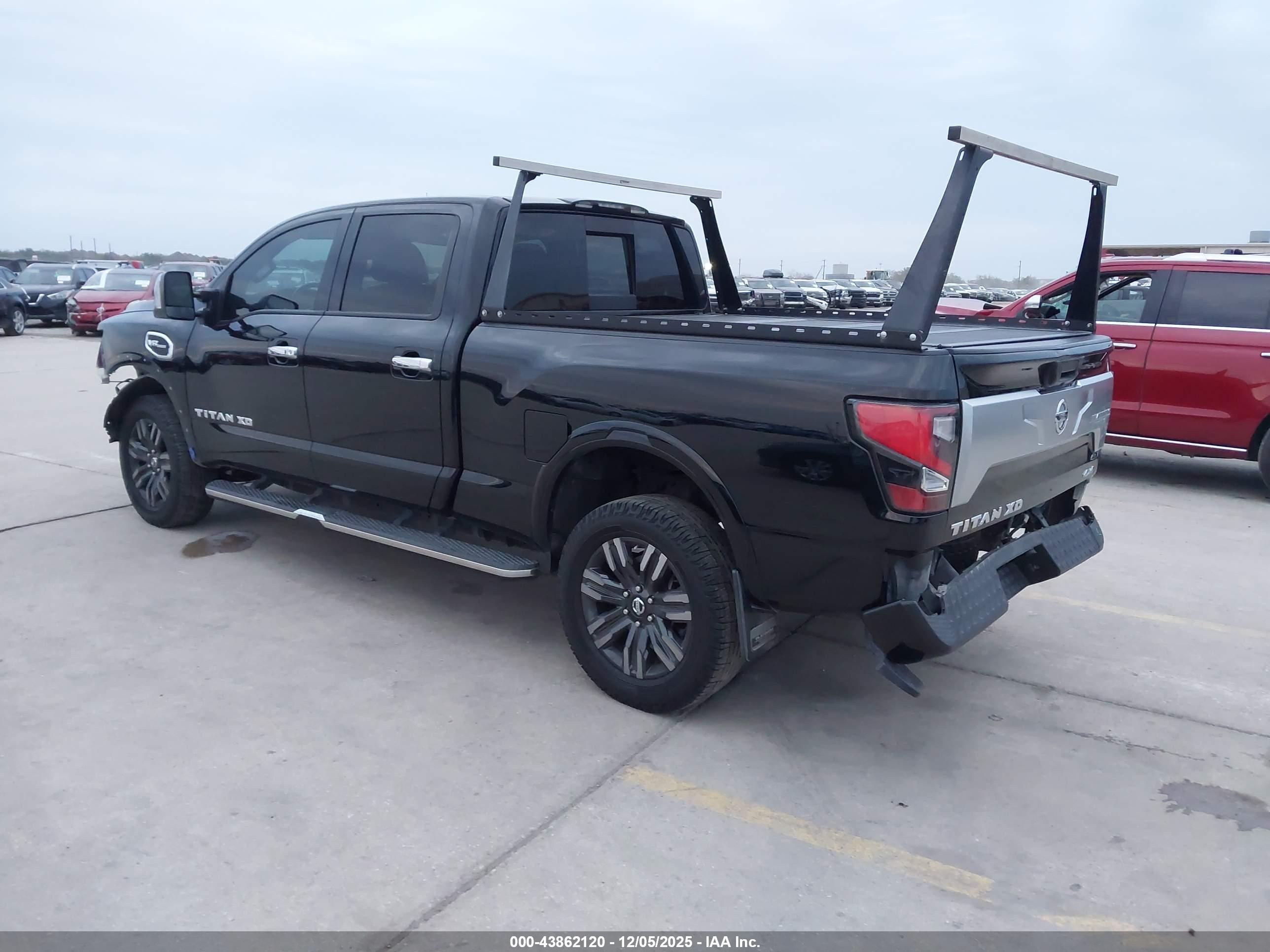 NISSAN TITAN image 3