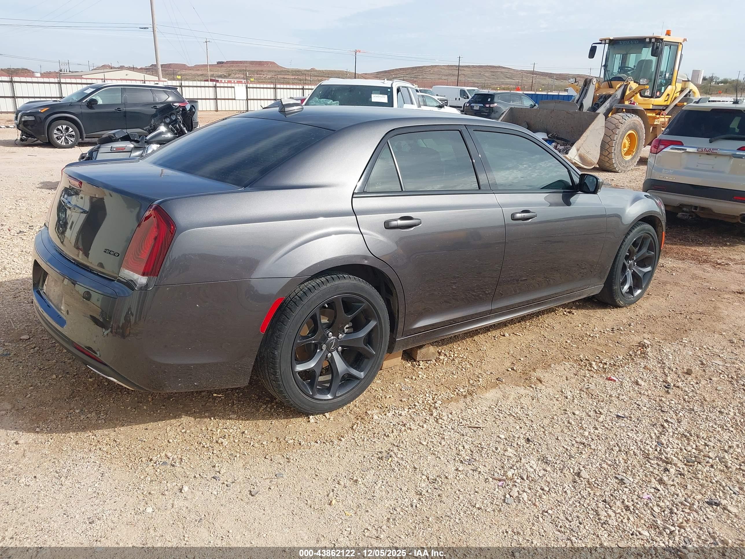 CHRYSLER 300 image 4