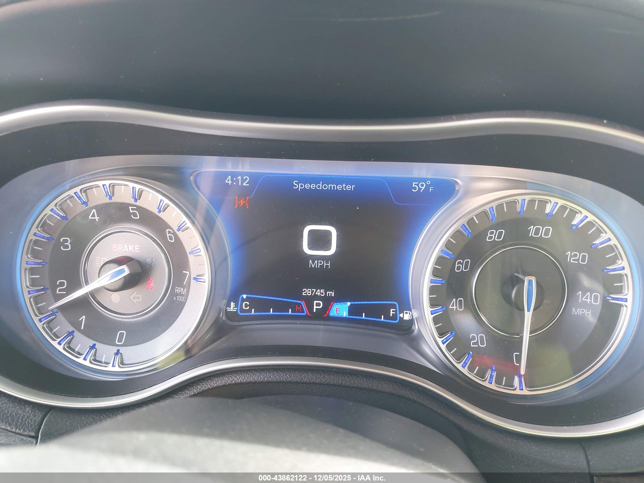 CHRYSLER 300 image 7