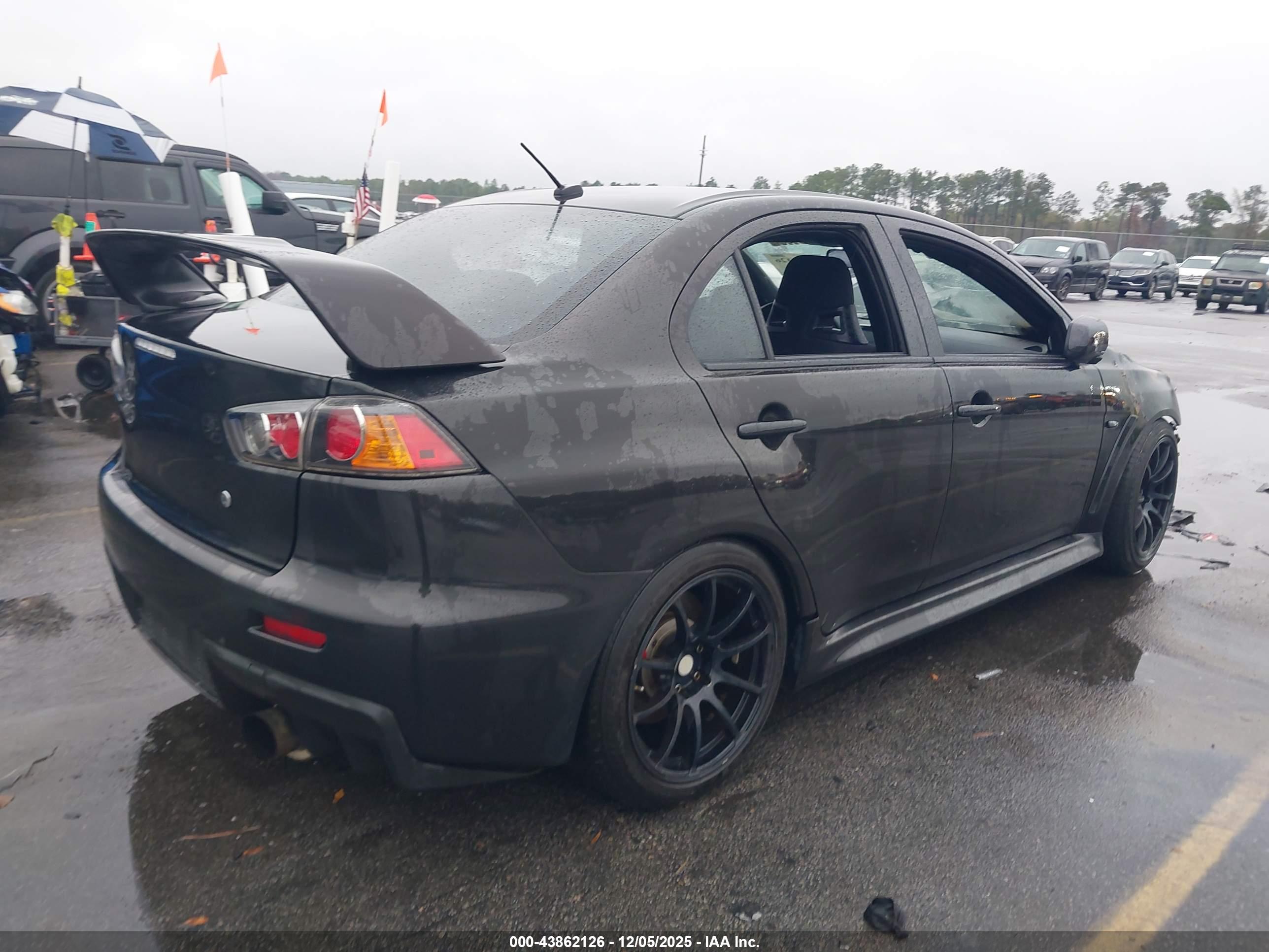 MITSUBISHI LANCER image 4